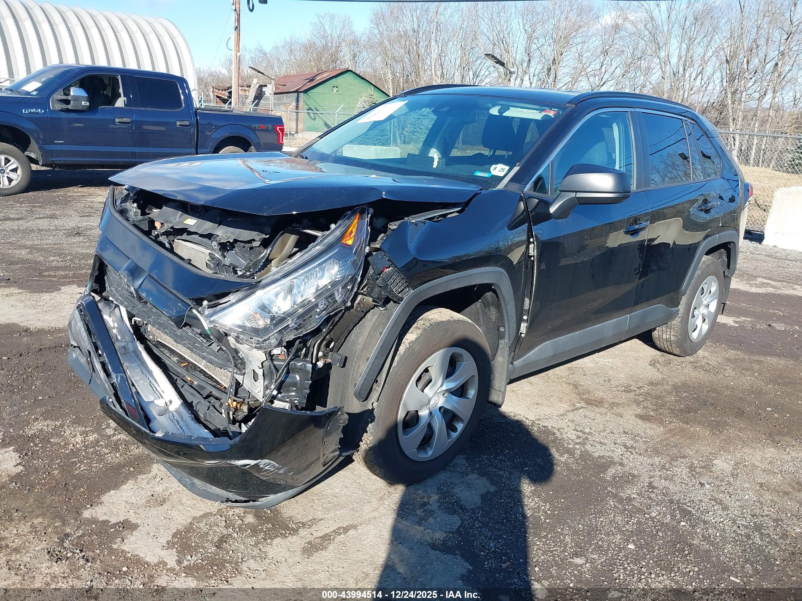 TOYOTA RAV4 image 2