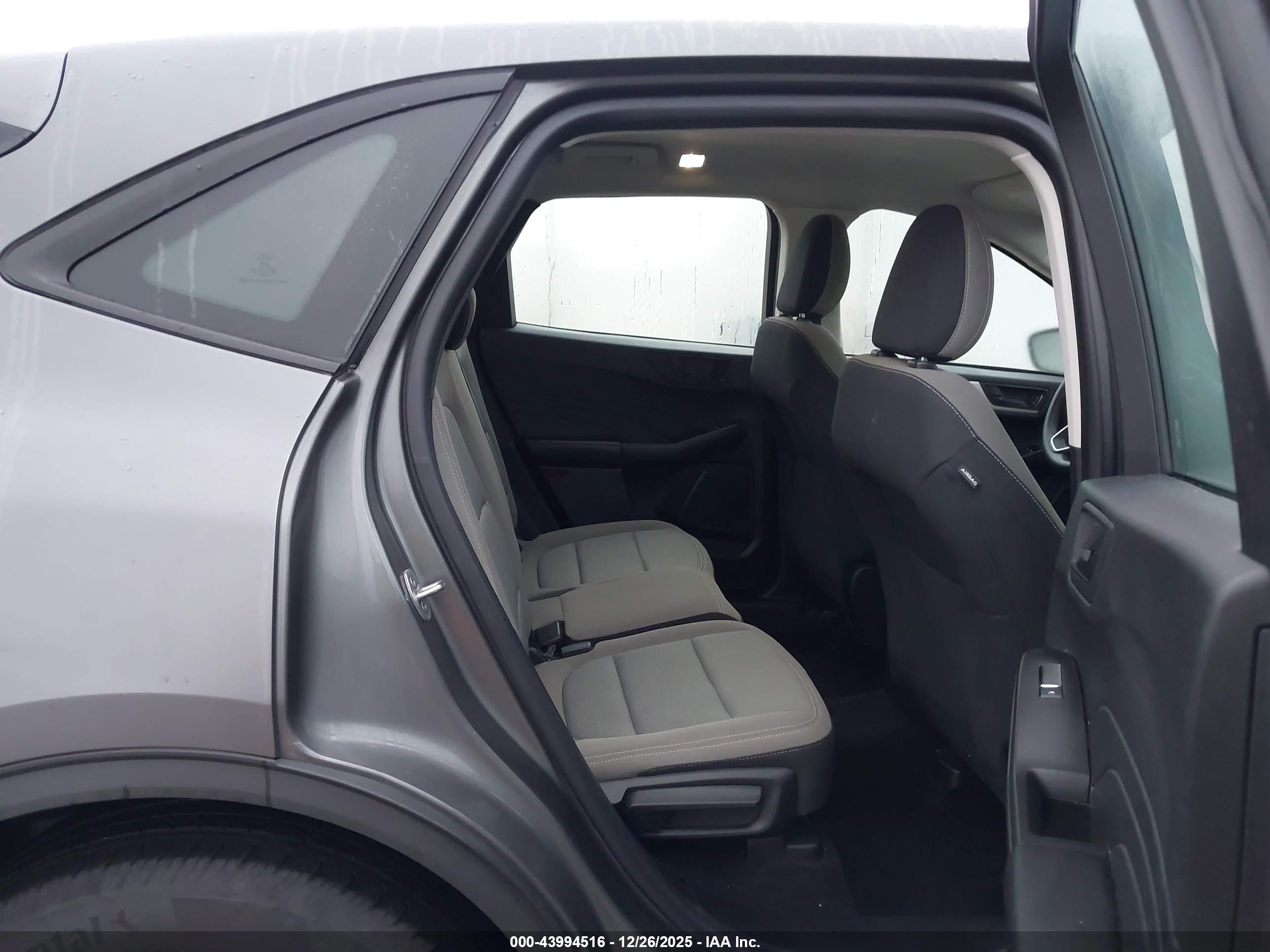 FORD ESCAPE image 8