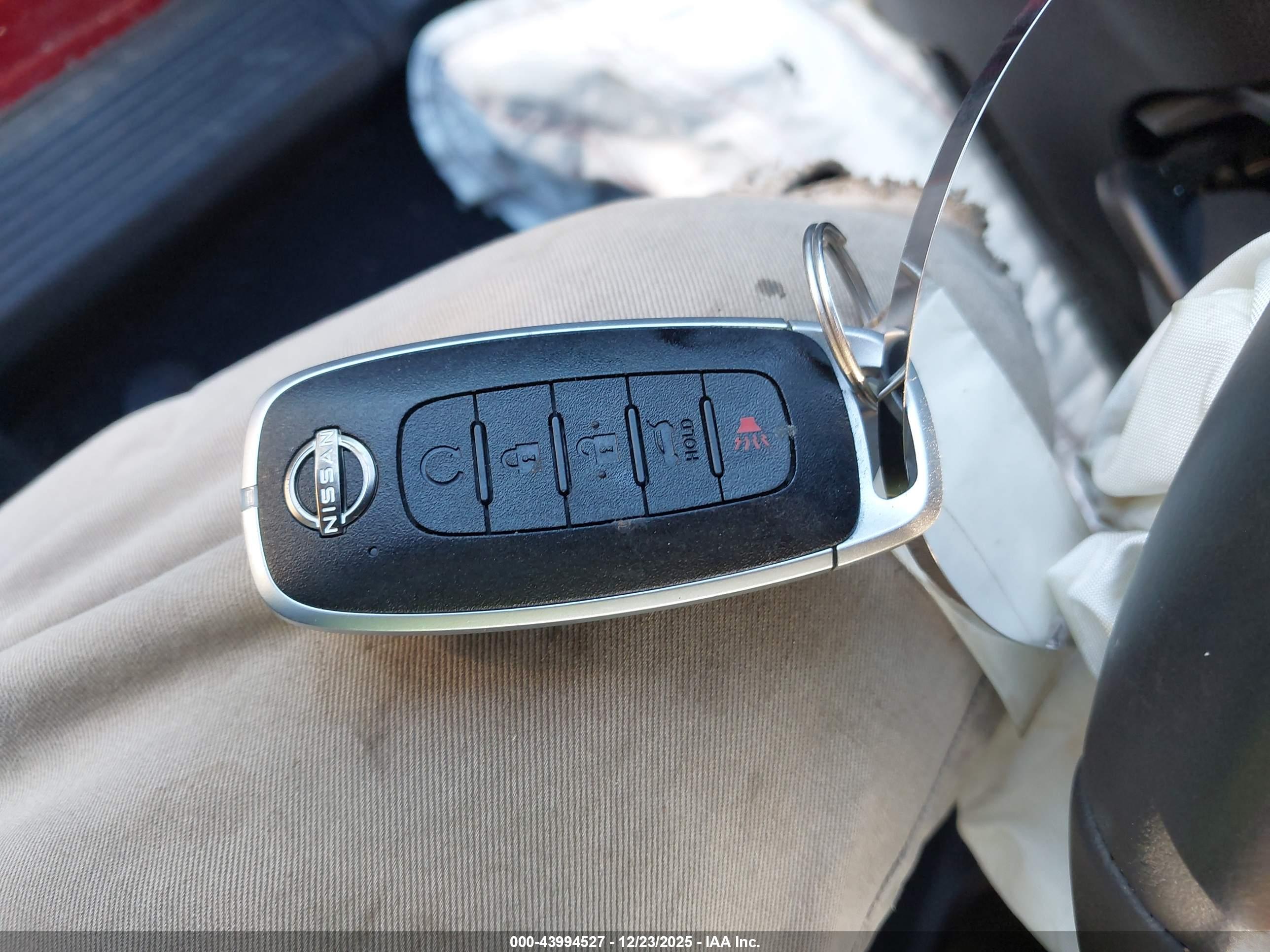 NISSAN ROGUE image 11