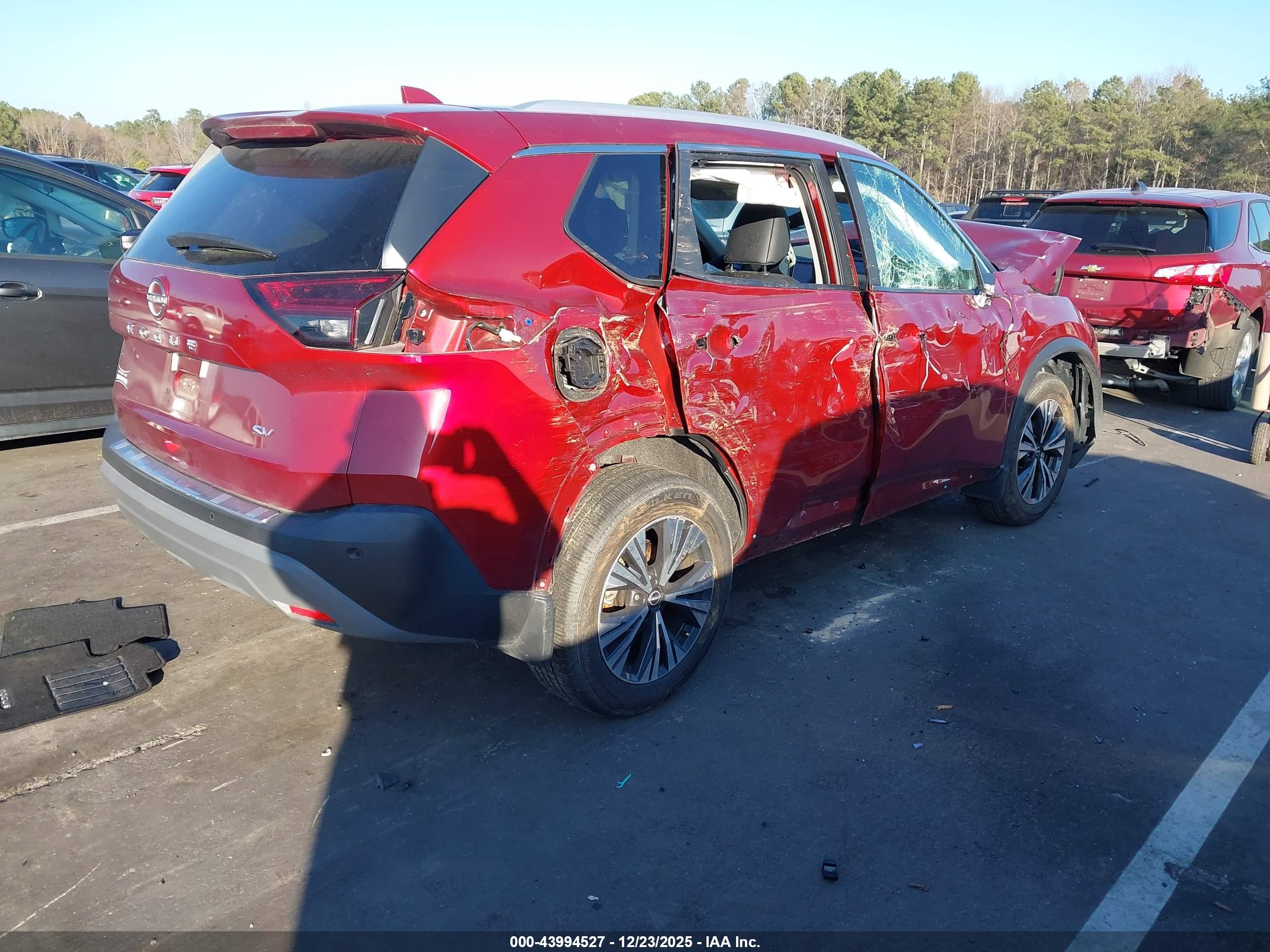 NISSAN ROGUE image 4