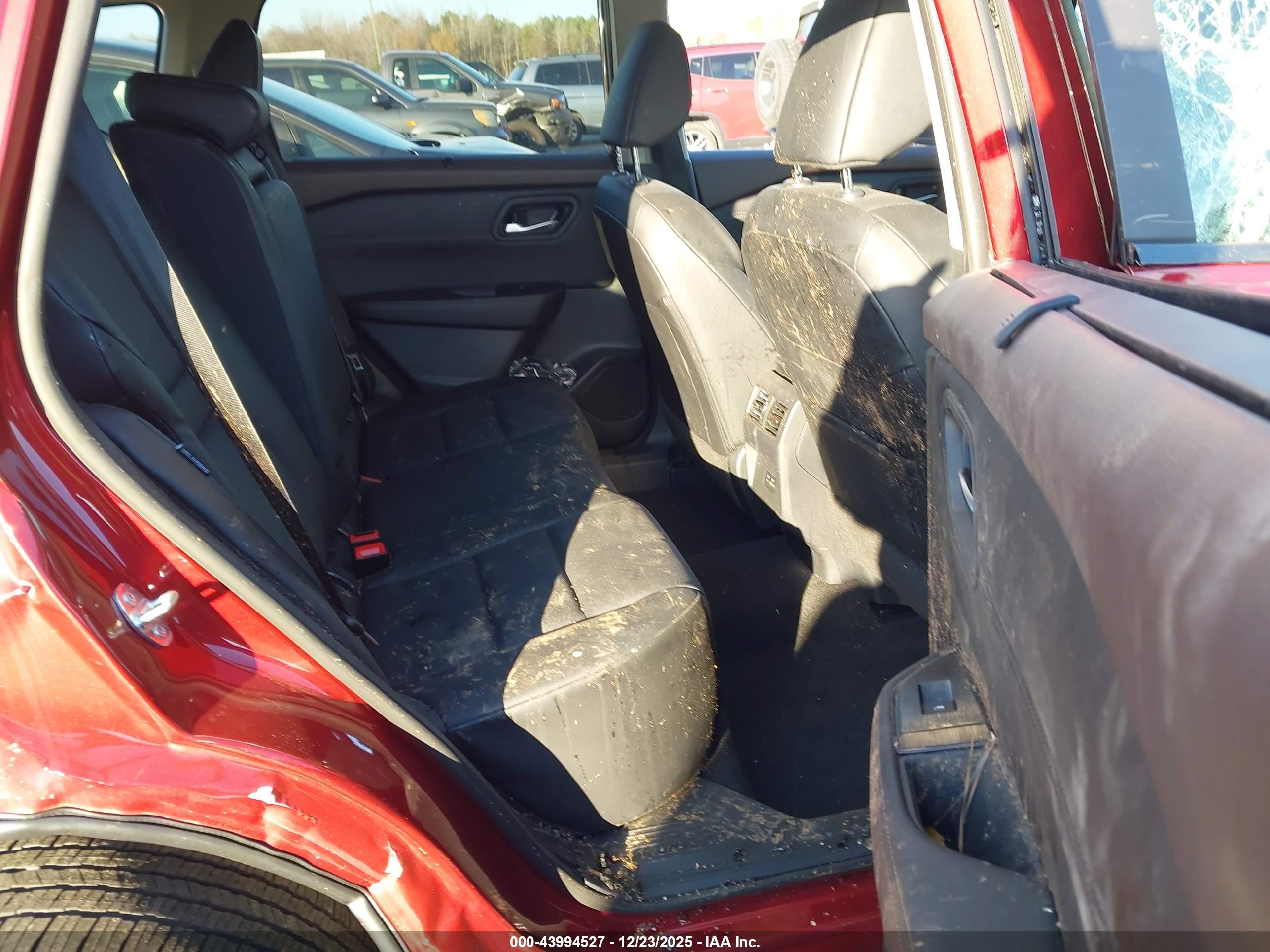 NISSAN ROGUE image 8