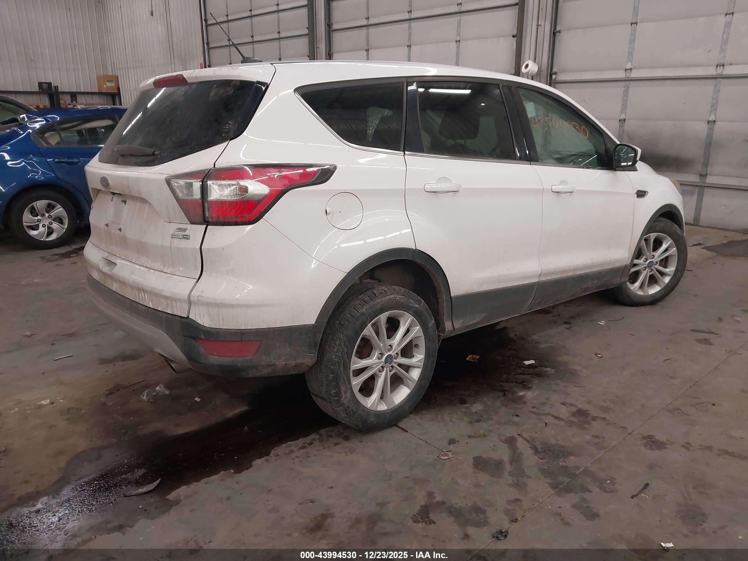 FORD ESCAPE image 4