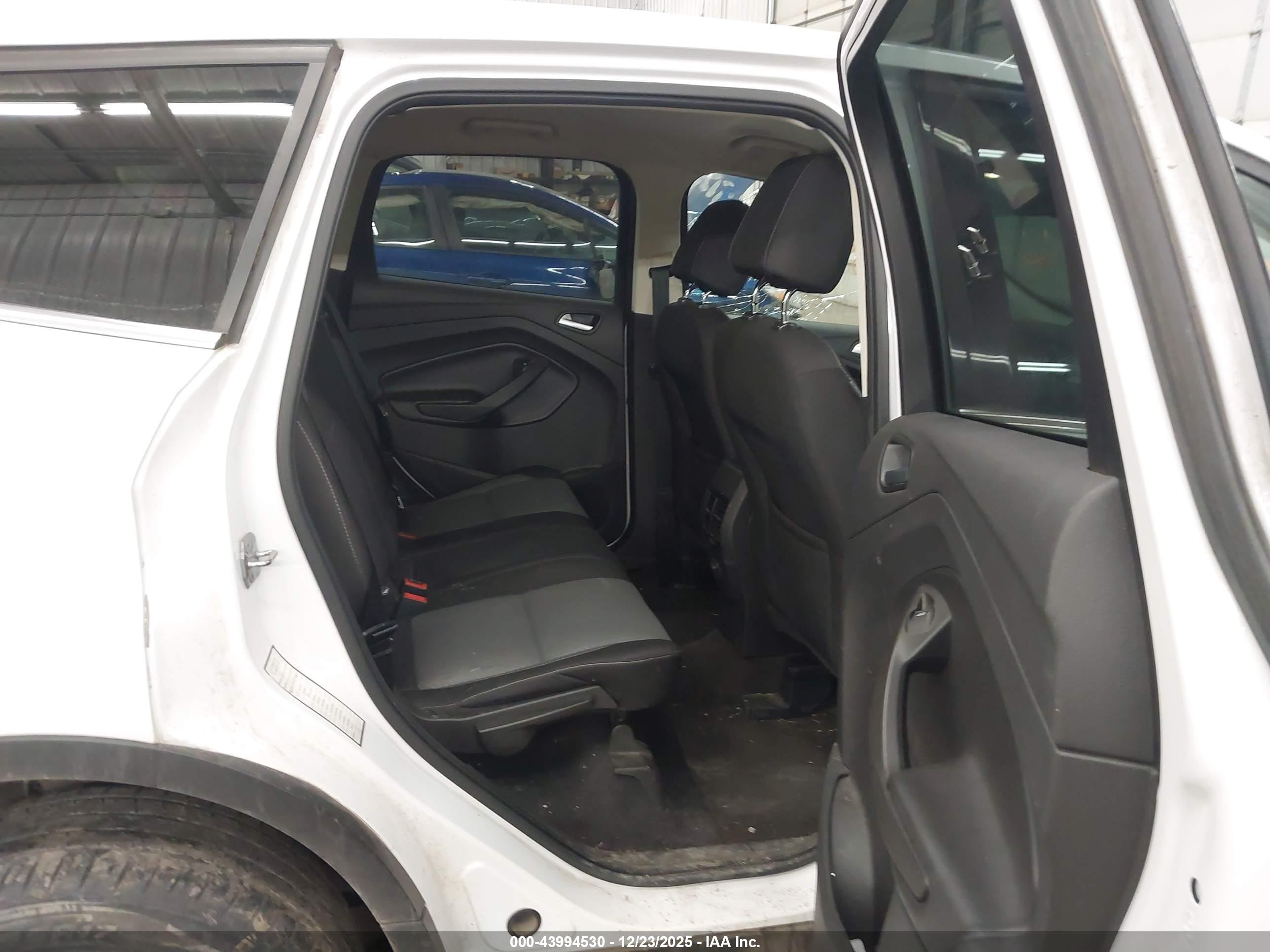 FORD ESCAPE image 8