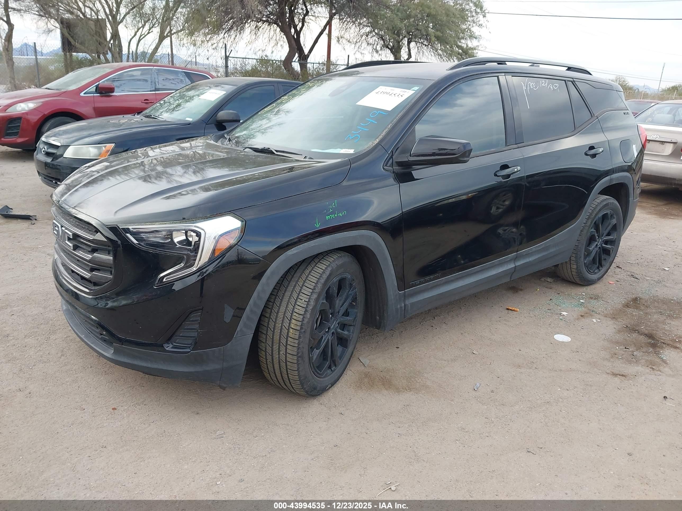 GMC TERRAIN image 2