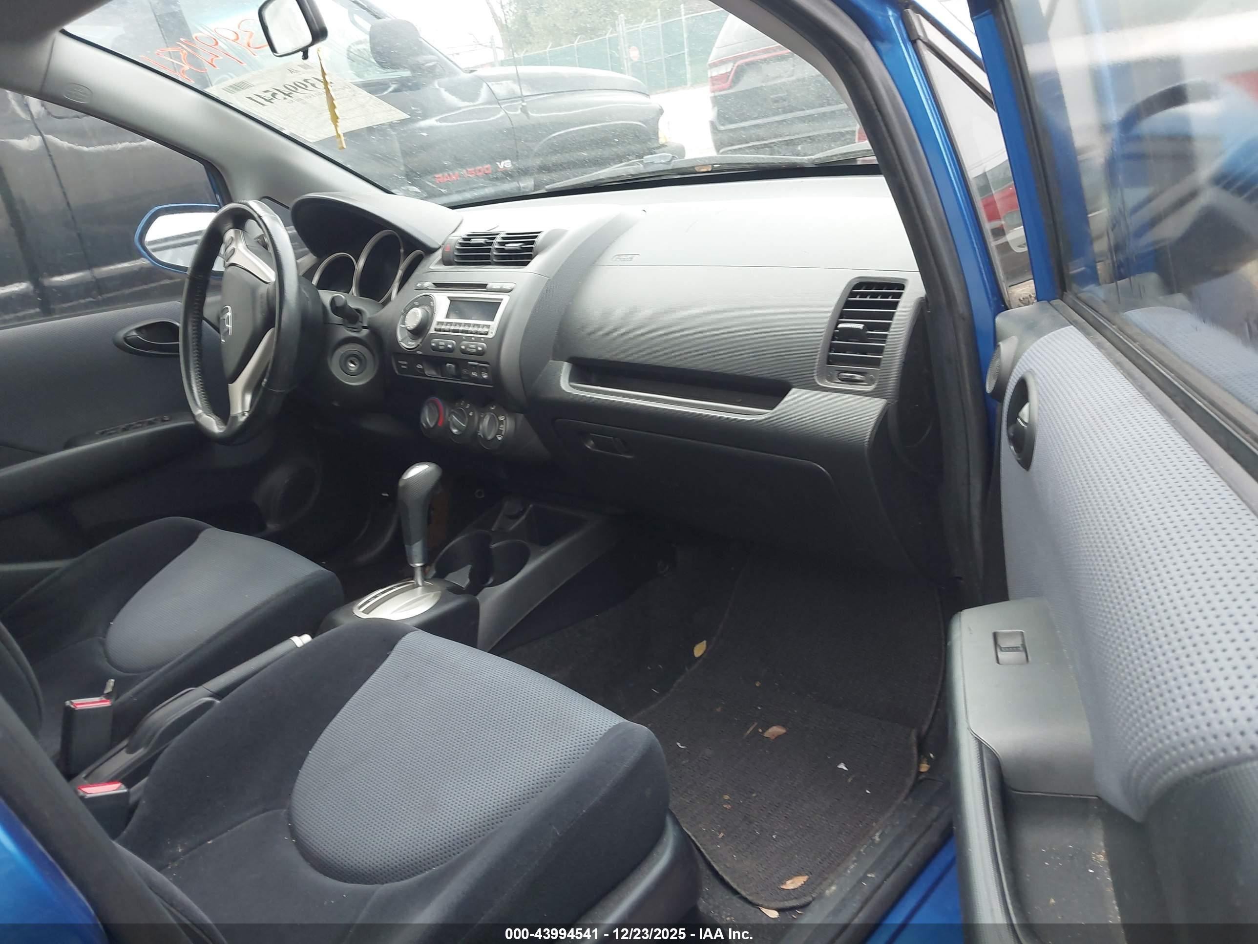 HONDA FIT image 5