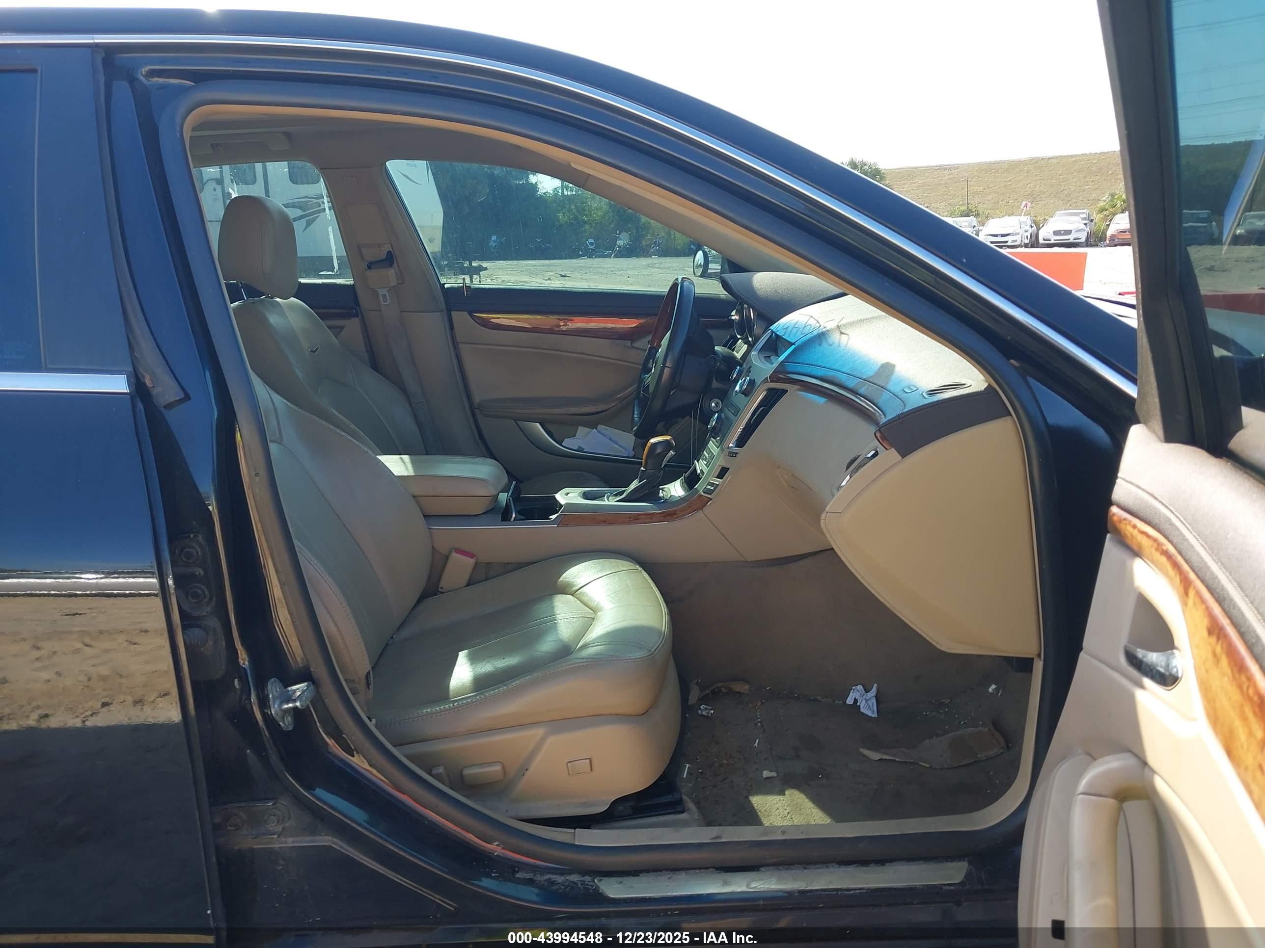 CADILLAC CTS image 5