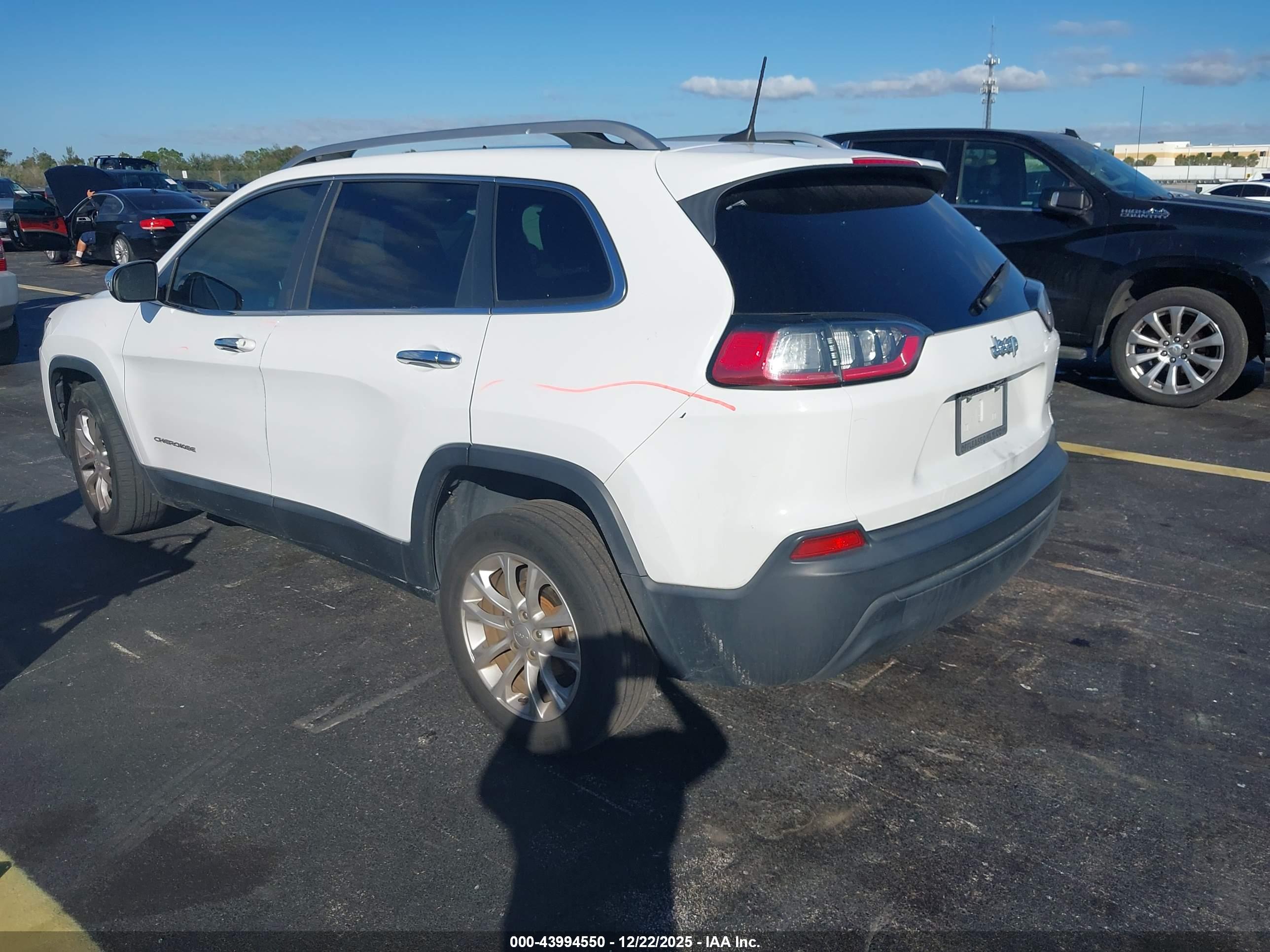 JEEP CHEROKEE image 3