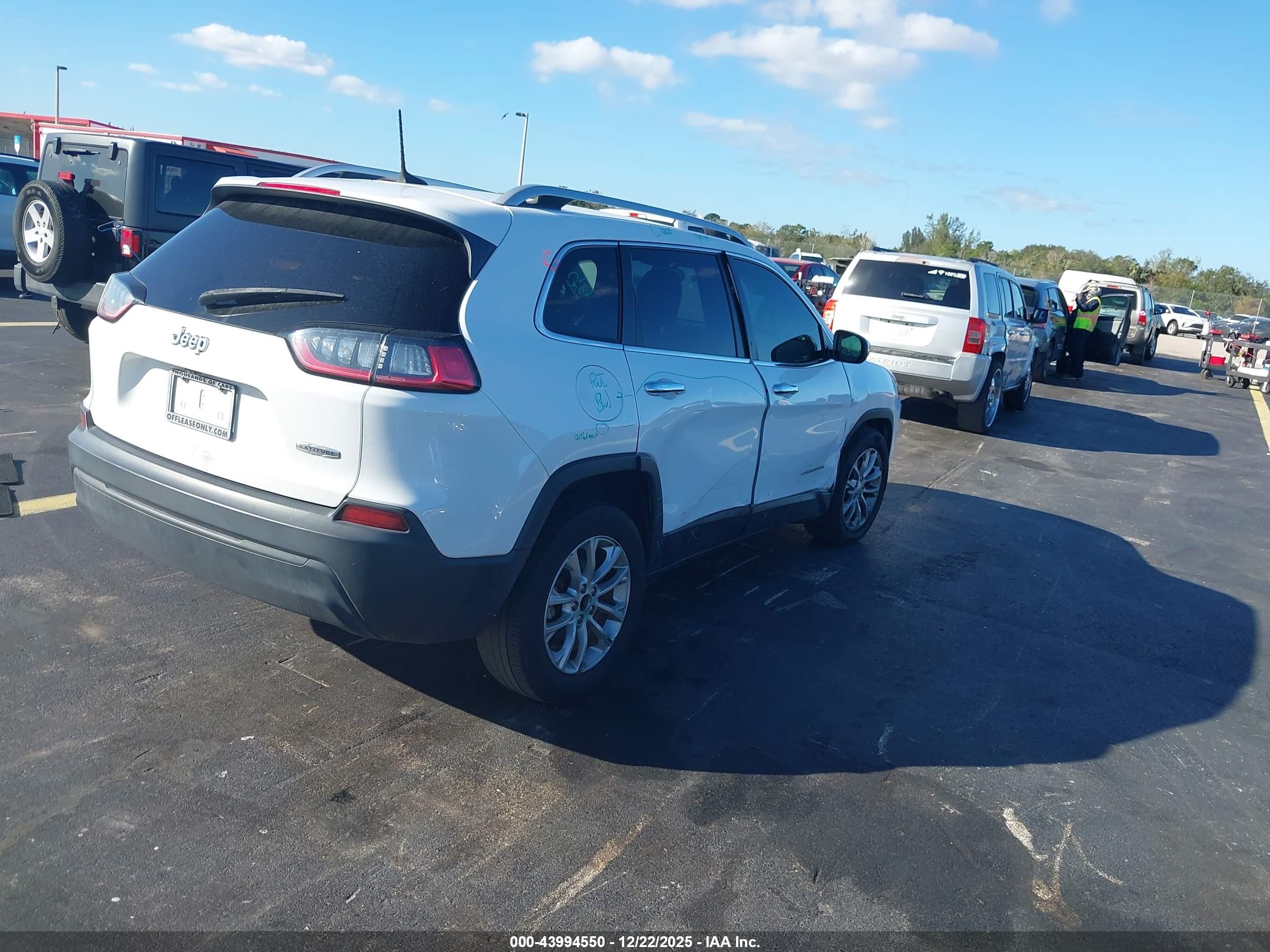 JEEP CHEROKEE image 4
