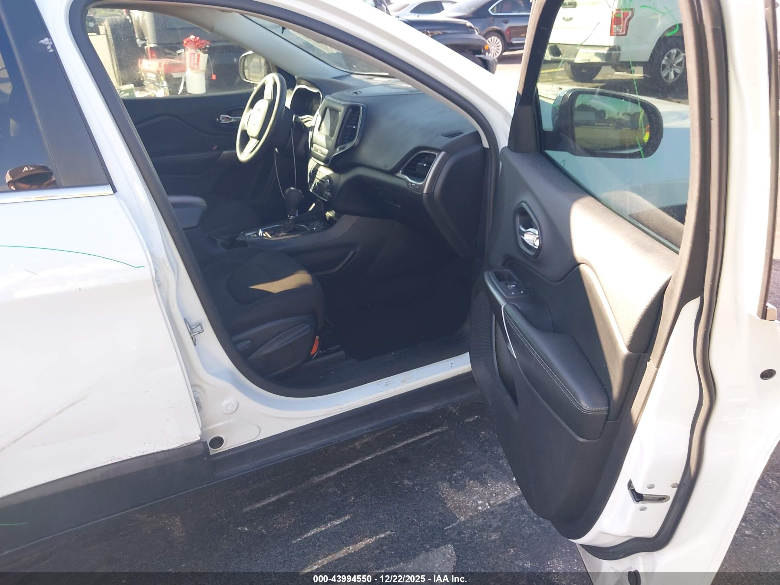 JEEP CHEROKEE image 5