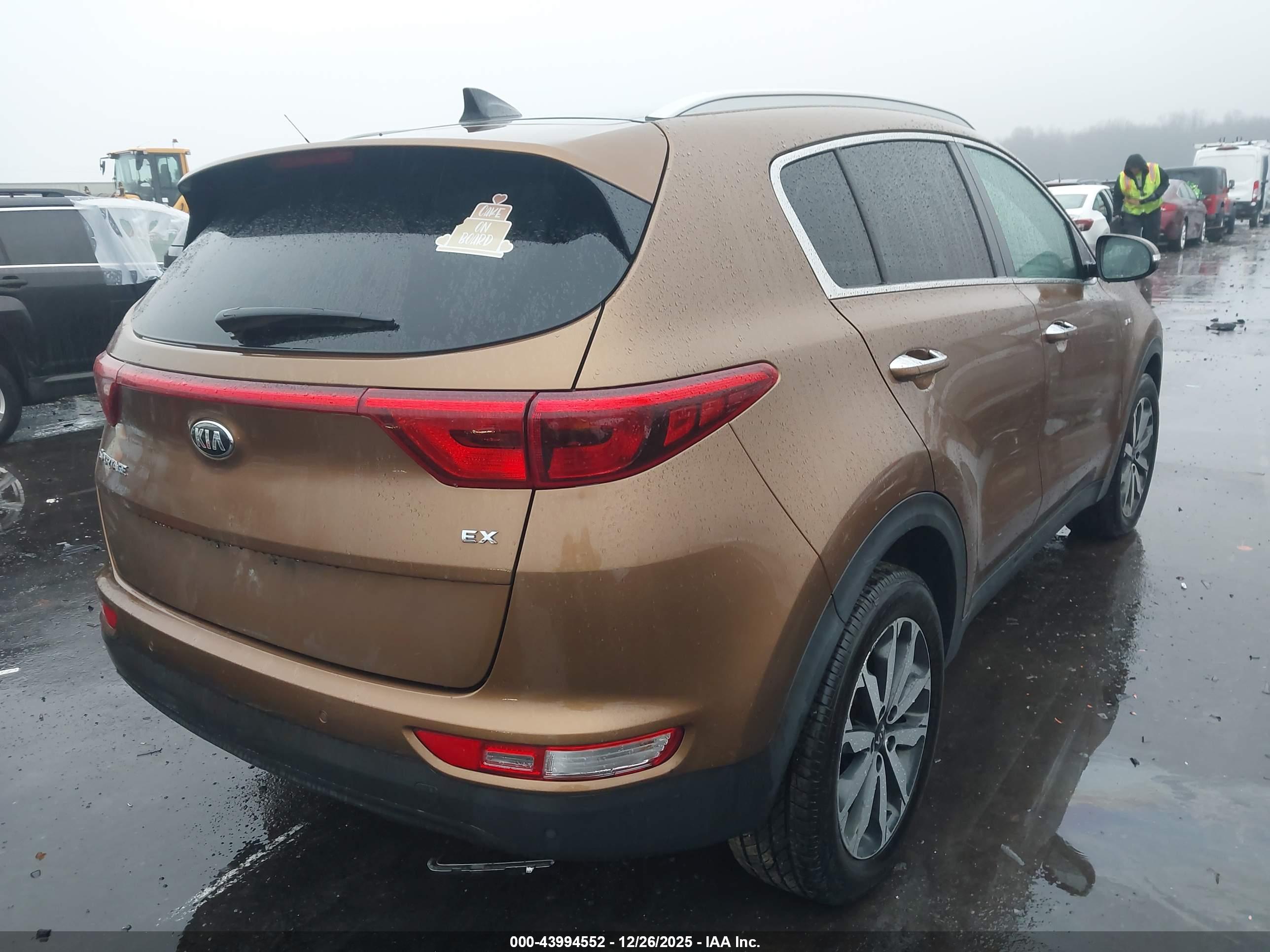 KIA SPORTAGE image 4