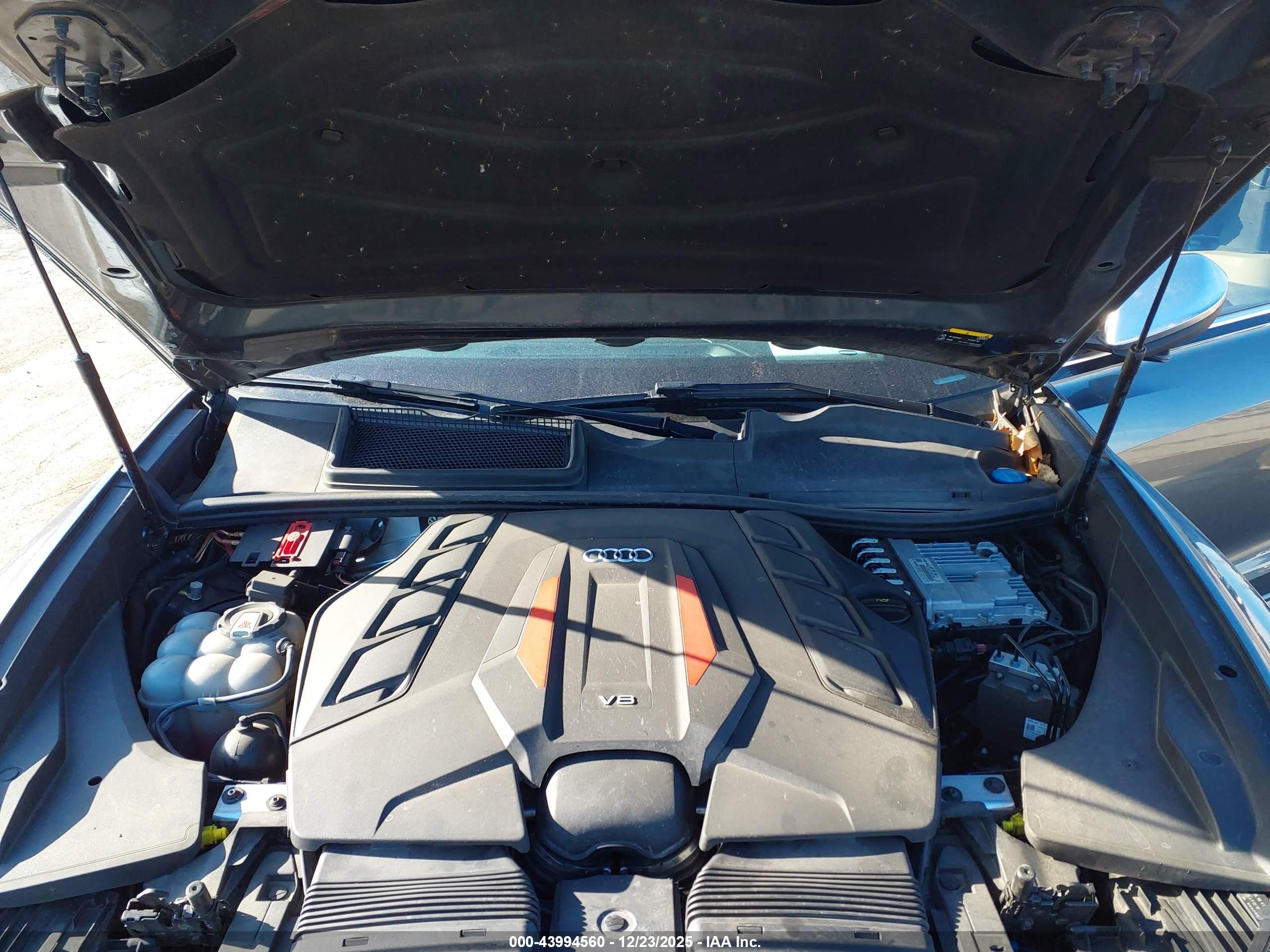 AUDI SQ8 image 10