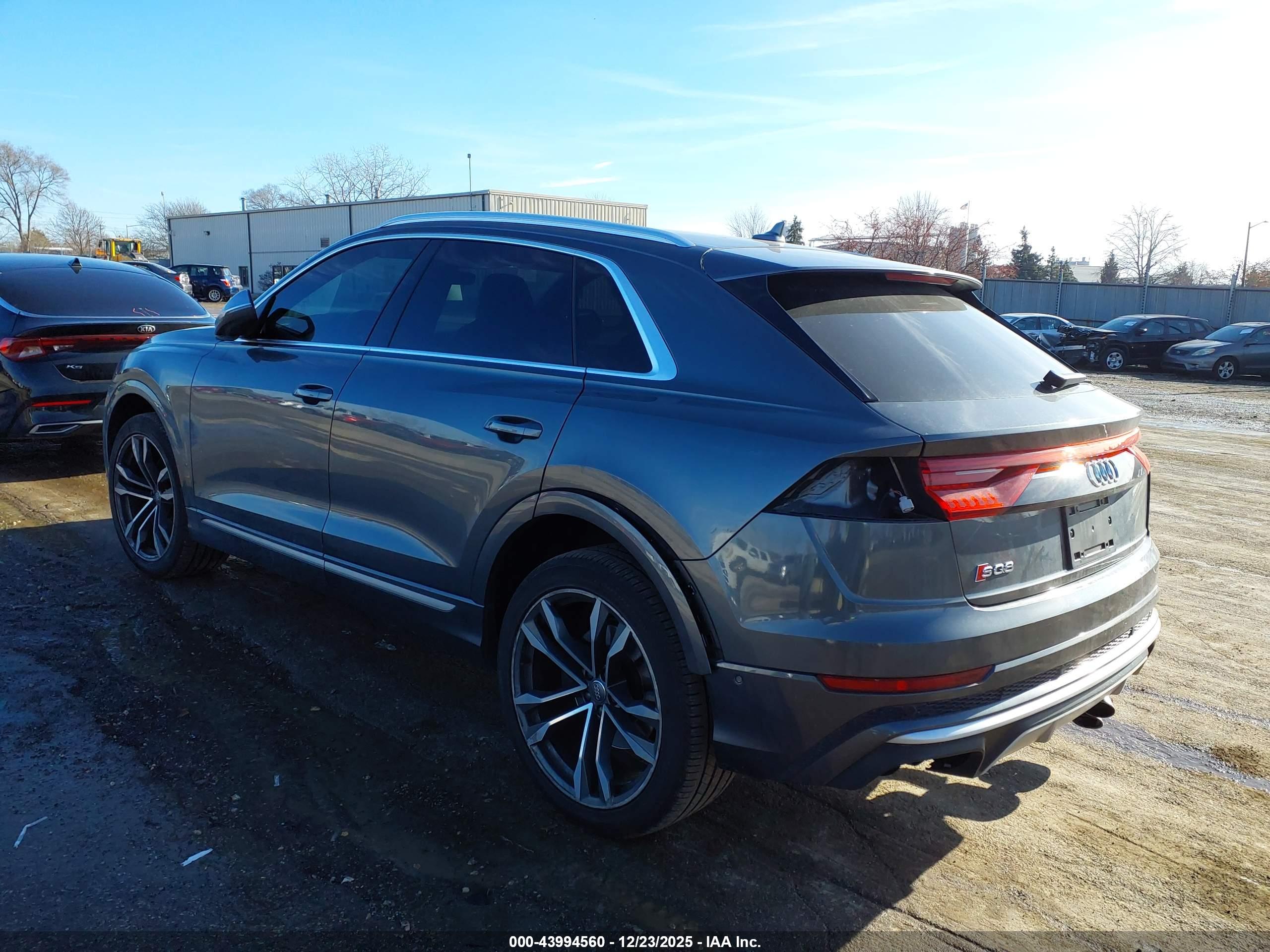 AUDI SQ8 image 3