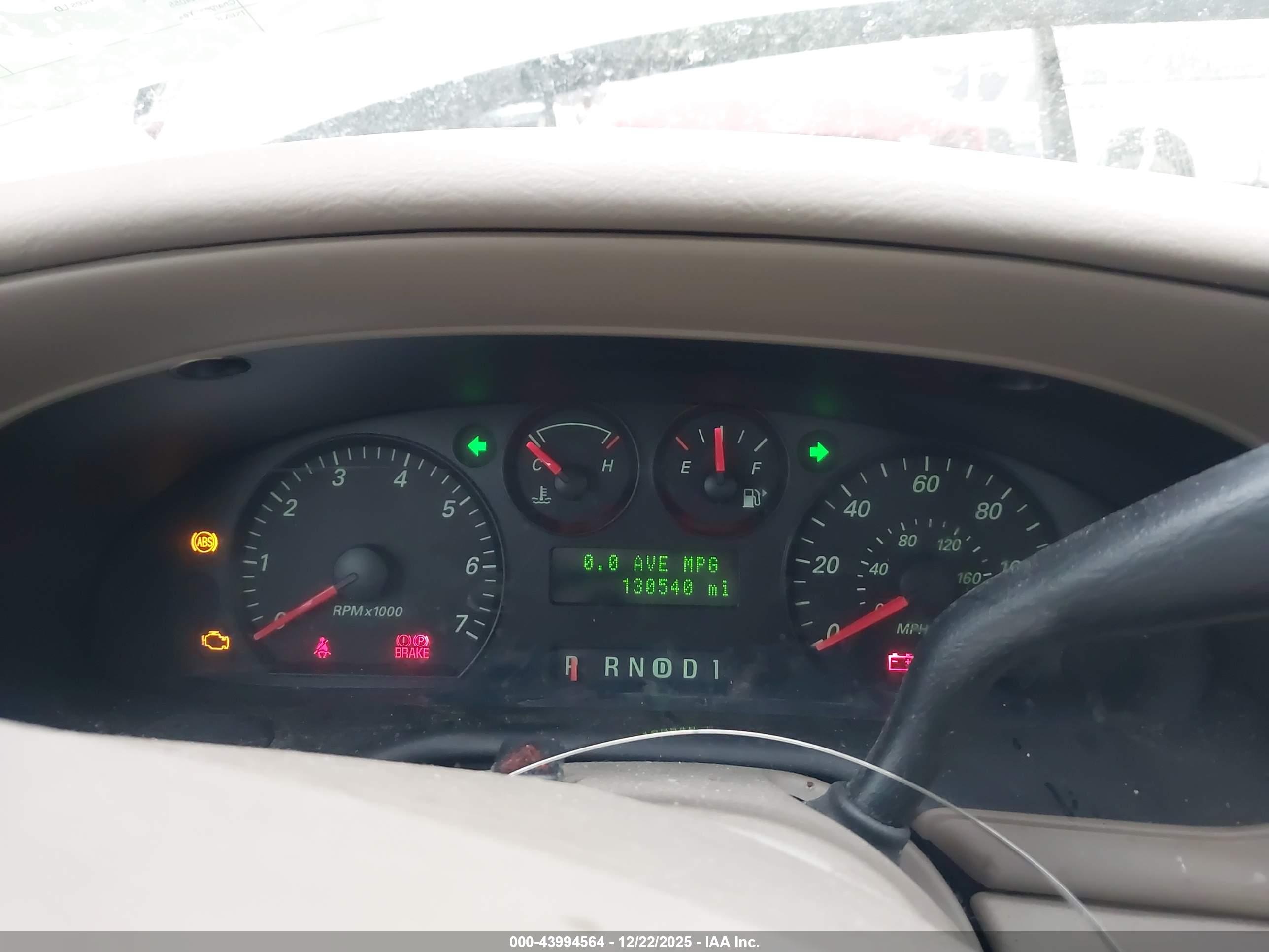 FORD TAURUS image 7
