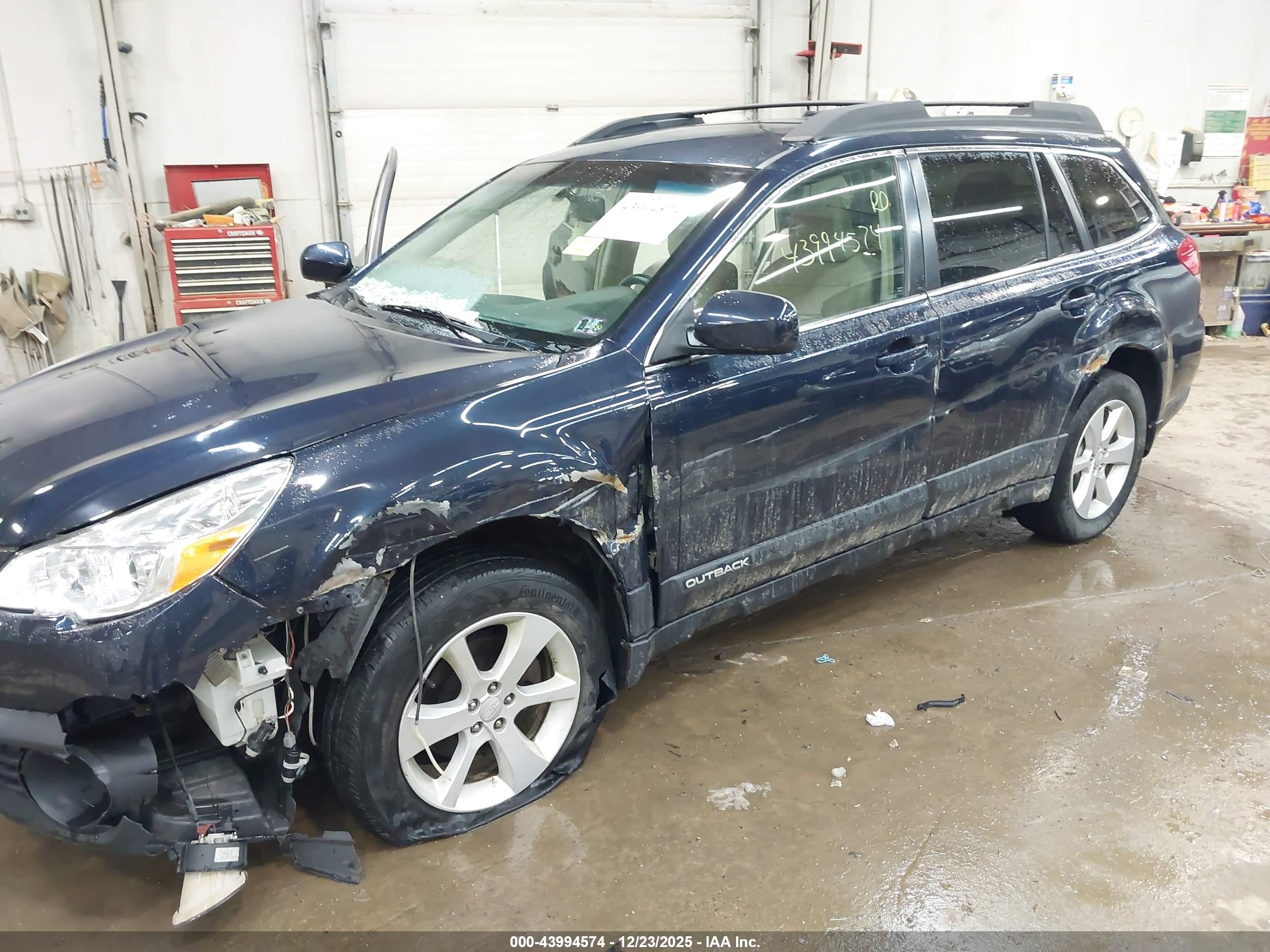 SUBARU OUTBACK image 6