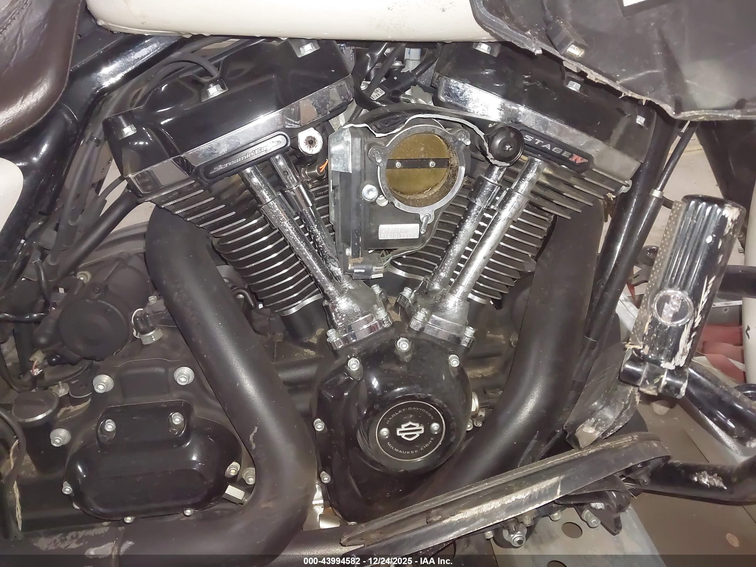 HARLEY-DAVIDSON FLTRXS image 8