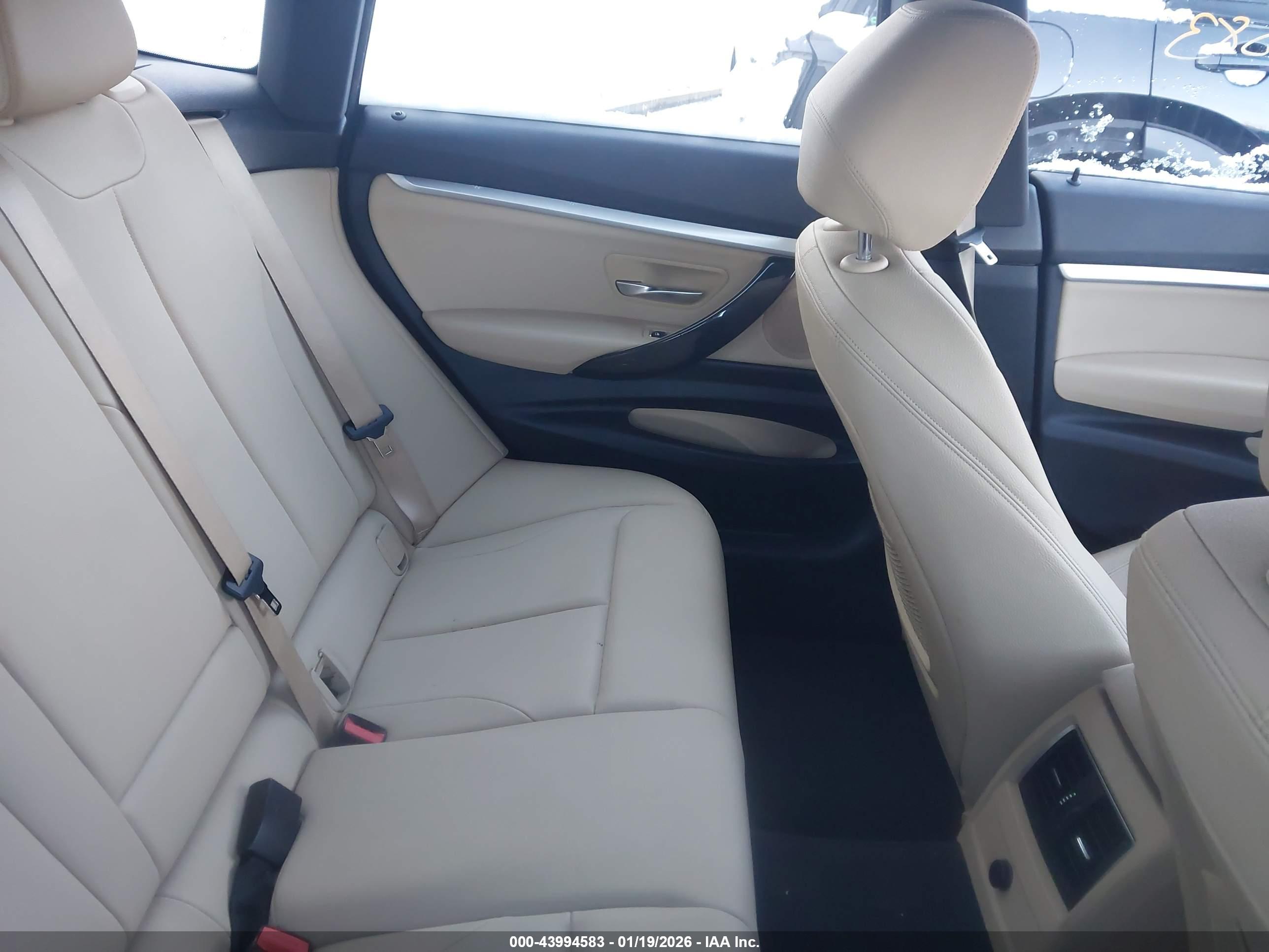 BMW 330I image 8
