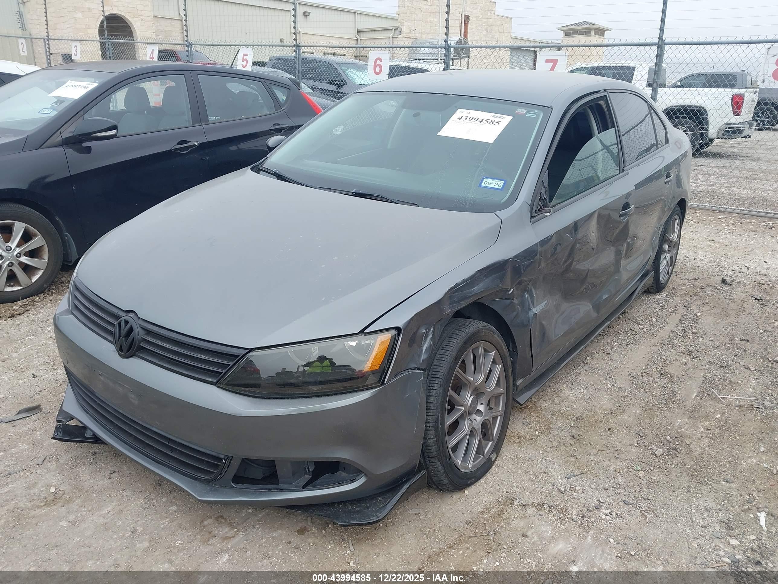 VOLKSWAGEN JETTA image 2