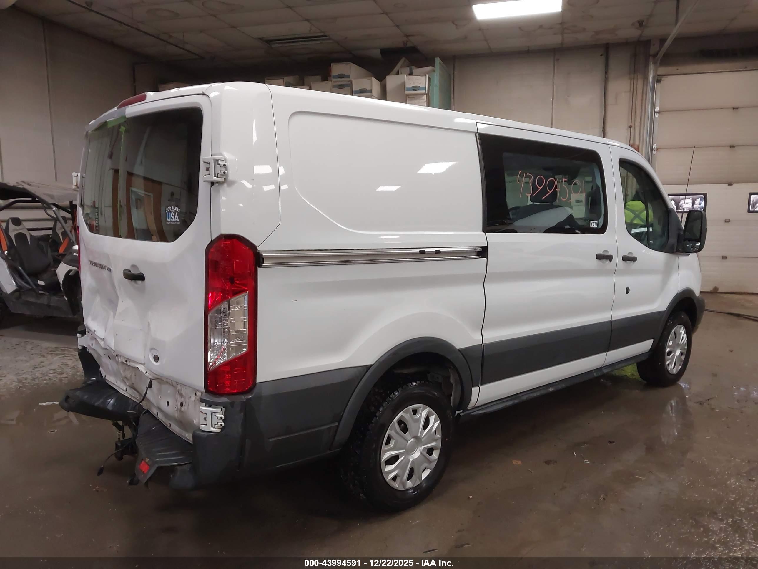 FORD TRANSIT-250 image 4