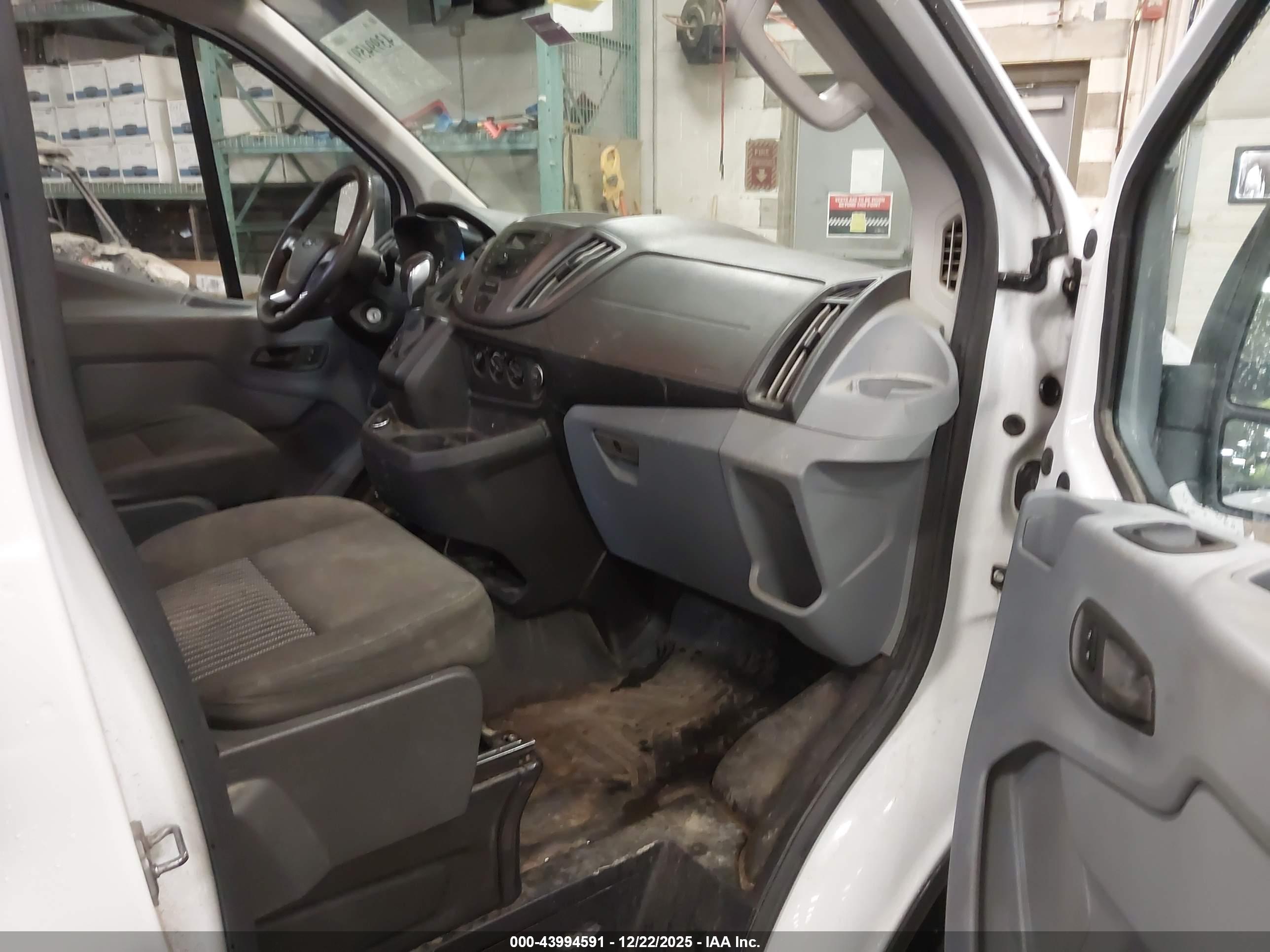 FORD TRANSIT-250 image 5
