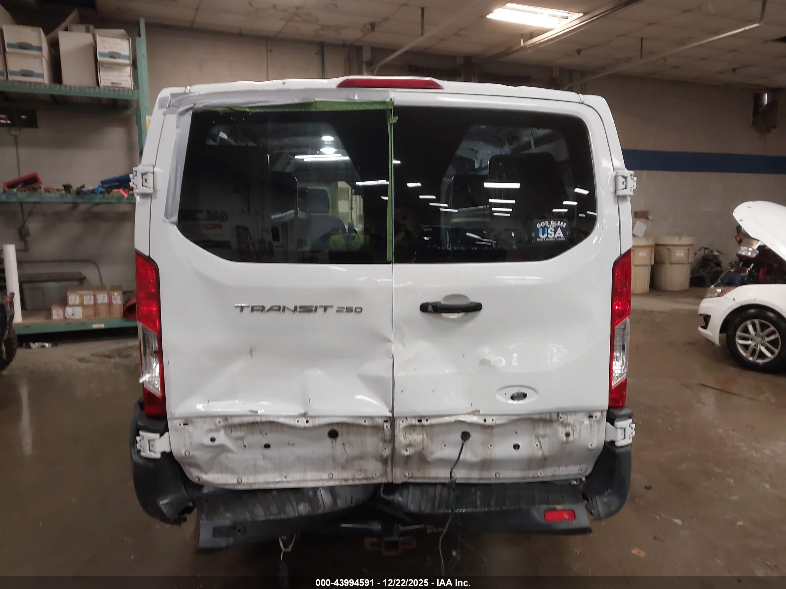FORD TRANSIT-250 image 6
