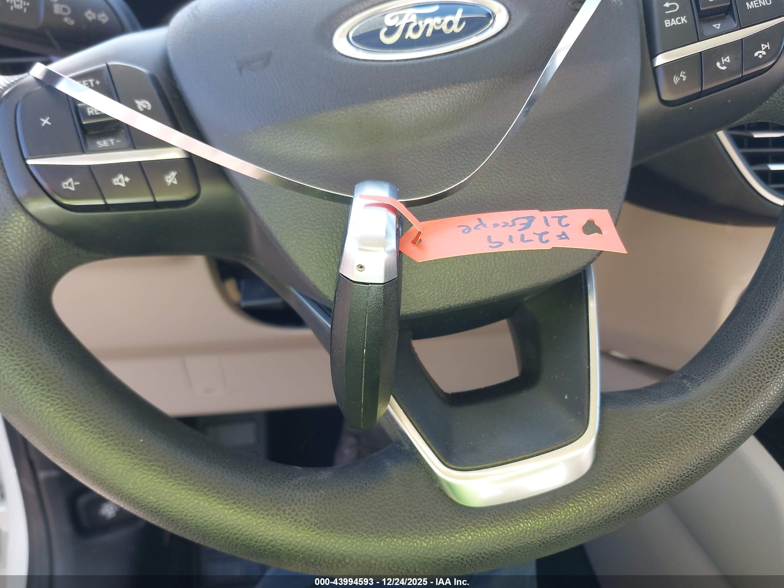 FORD ESCAPE image 11