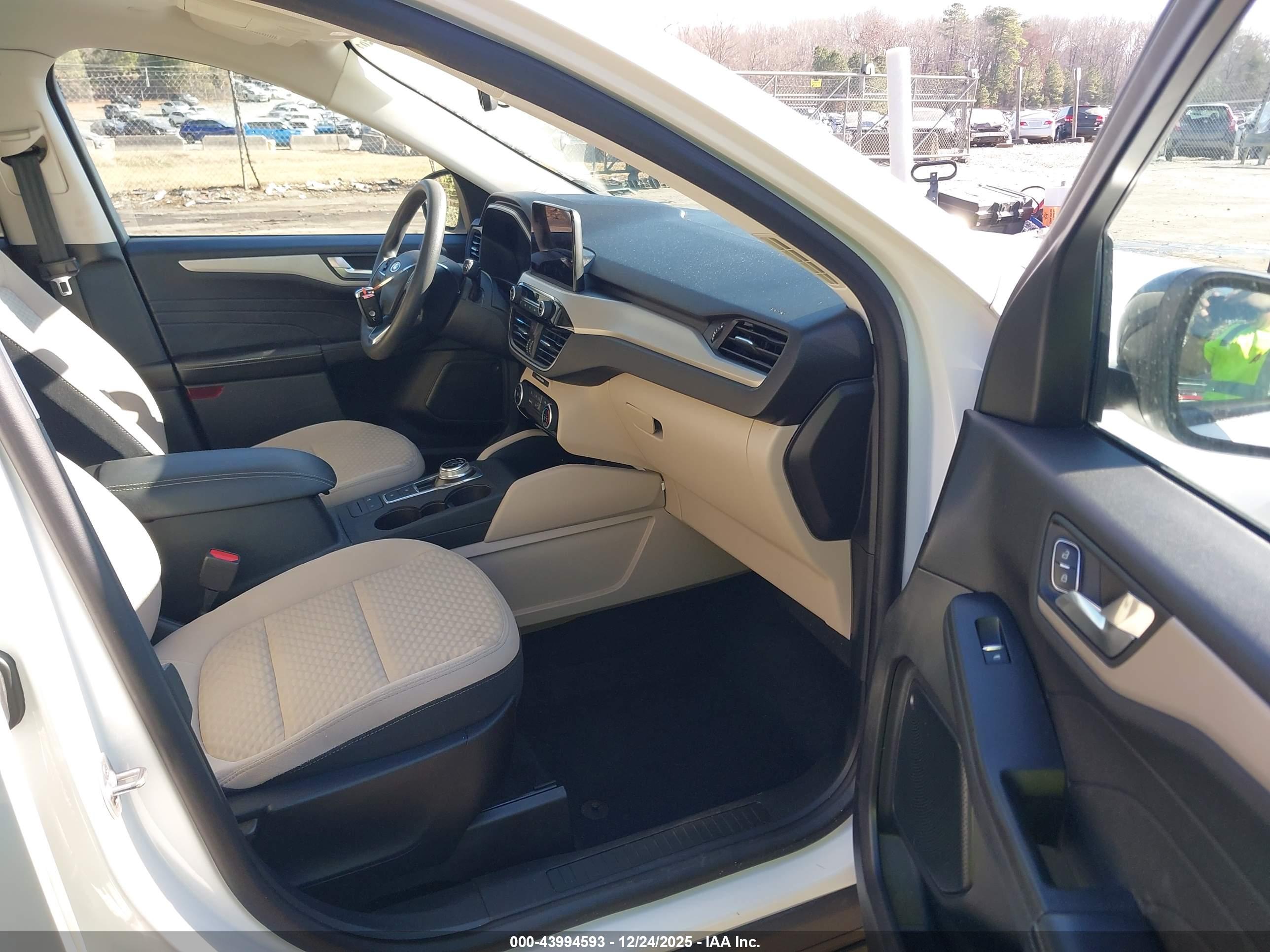 FORD ESCAPE image 5