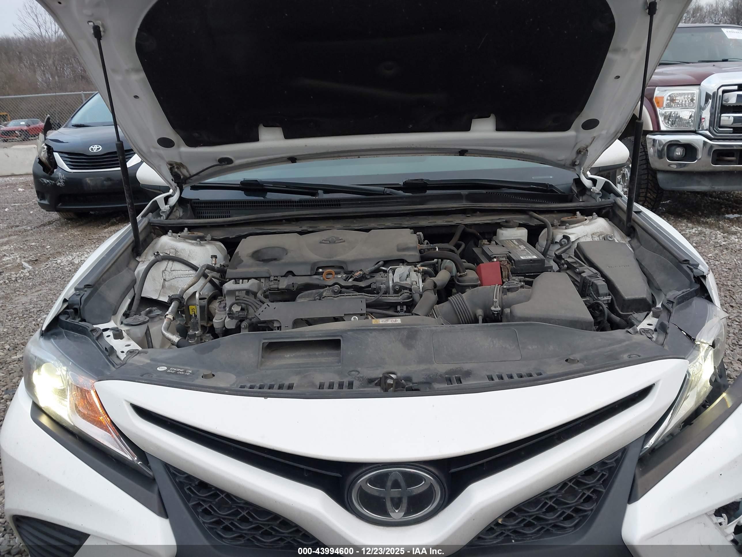 TOYOTA CAMRY image 10