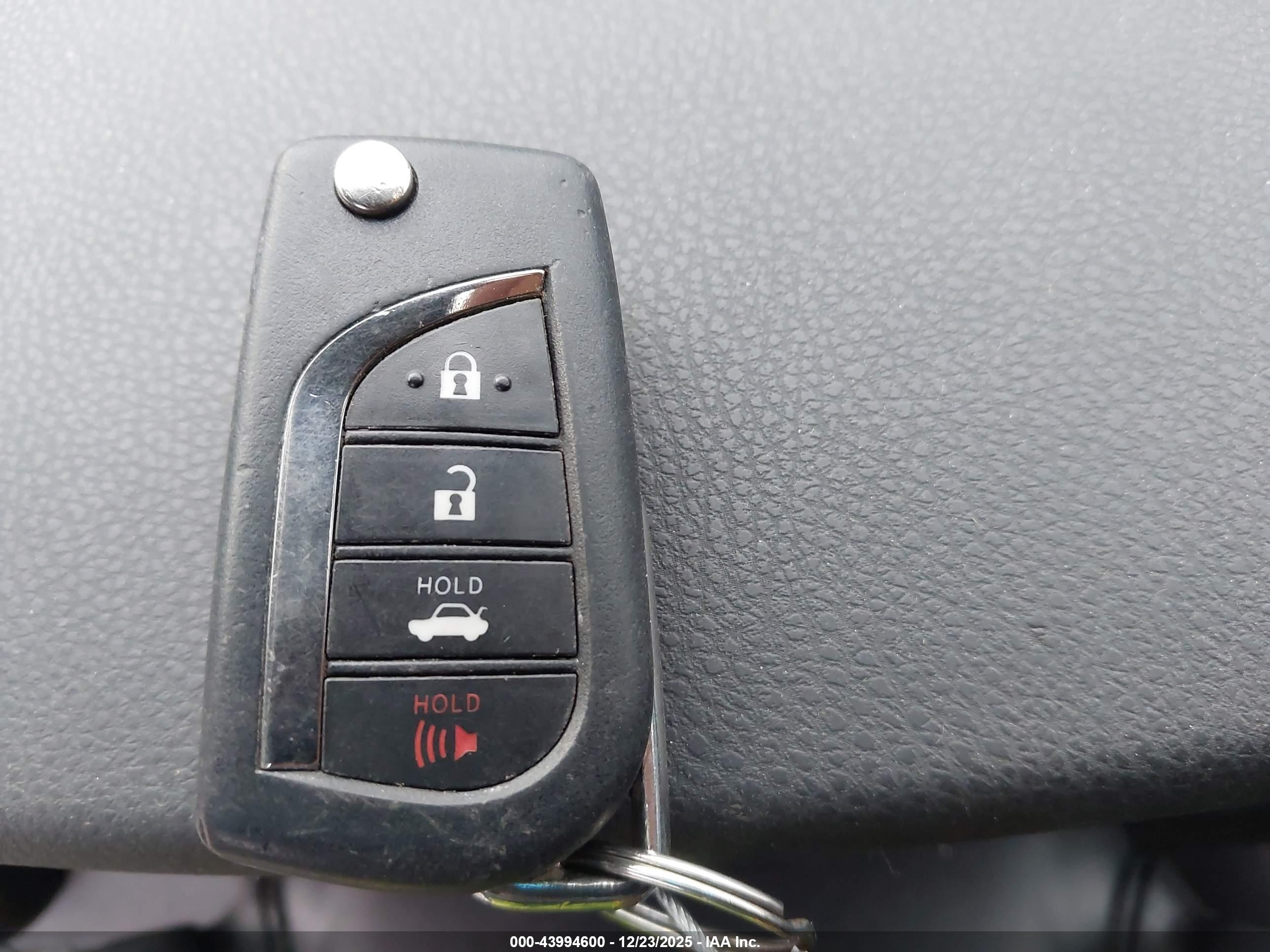 TOYOTA CAMRY image 11