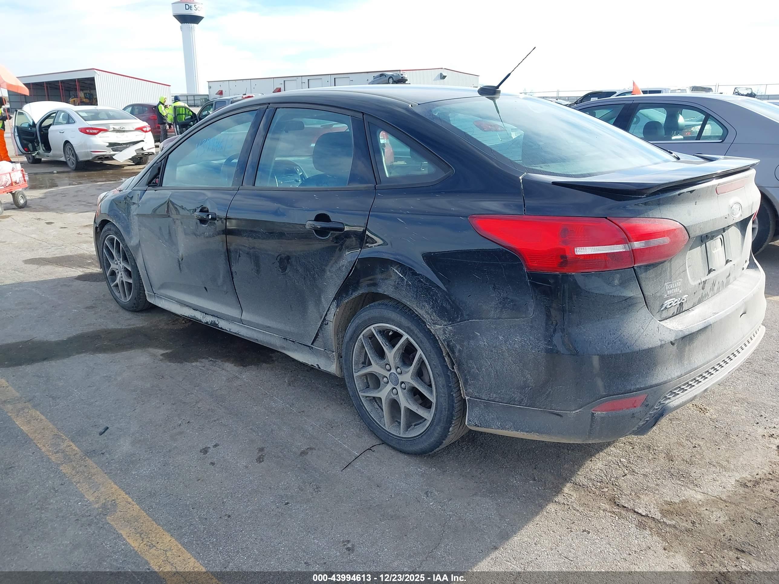 FORD FOCUS image 3