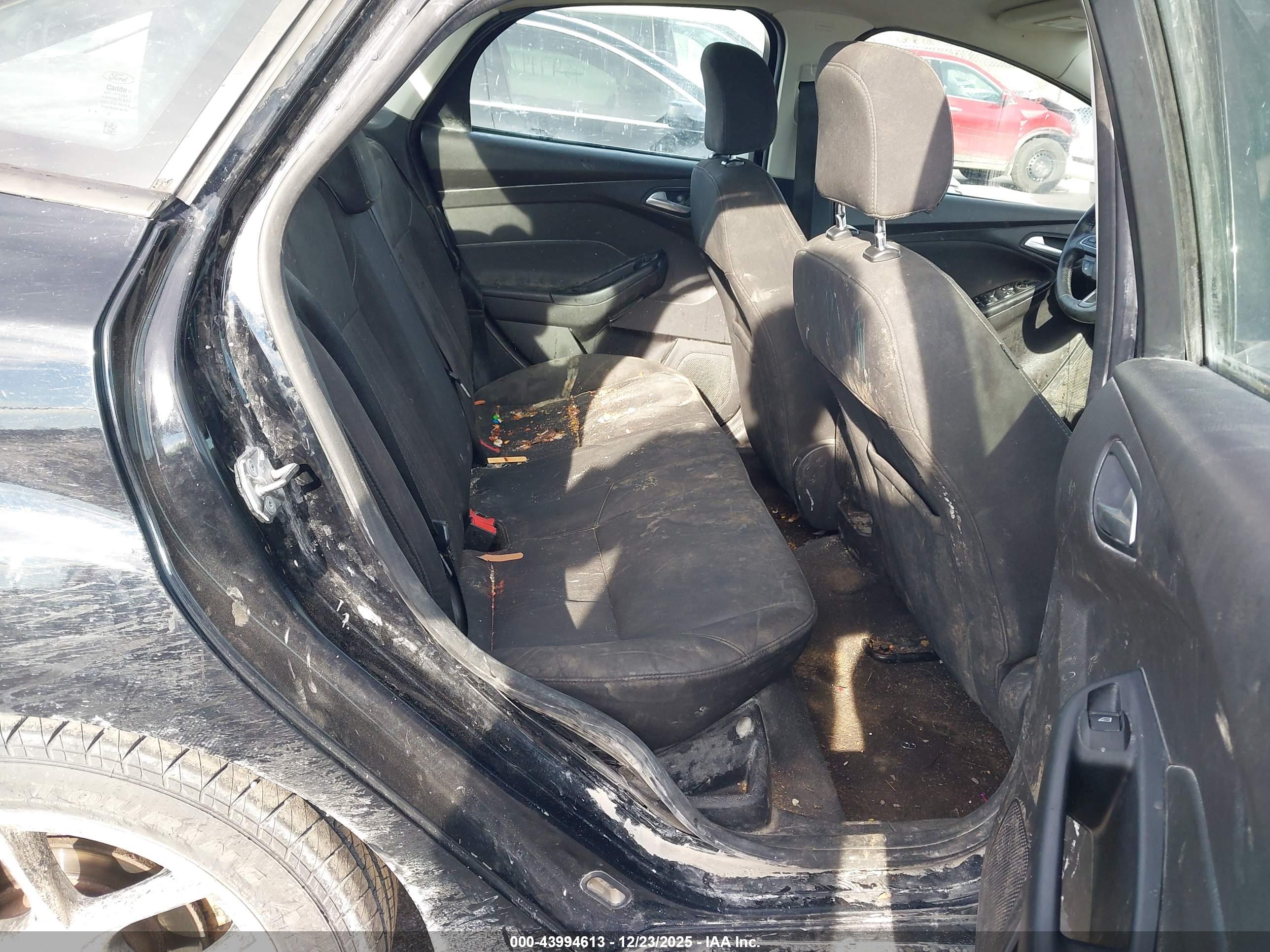 FORD FOCUS image 8