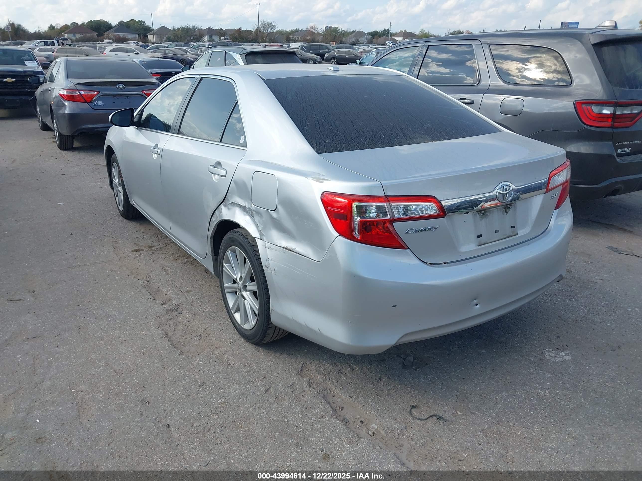 TOYOTA CAMRY image 3