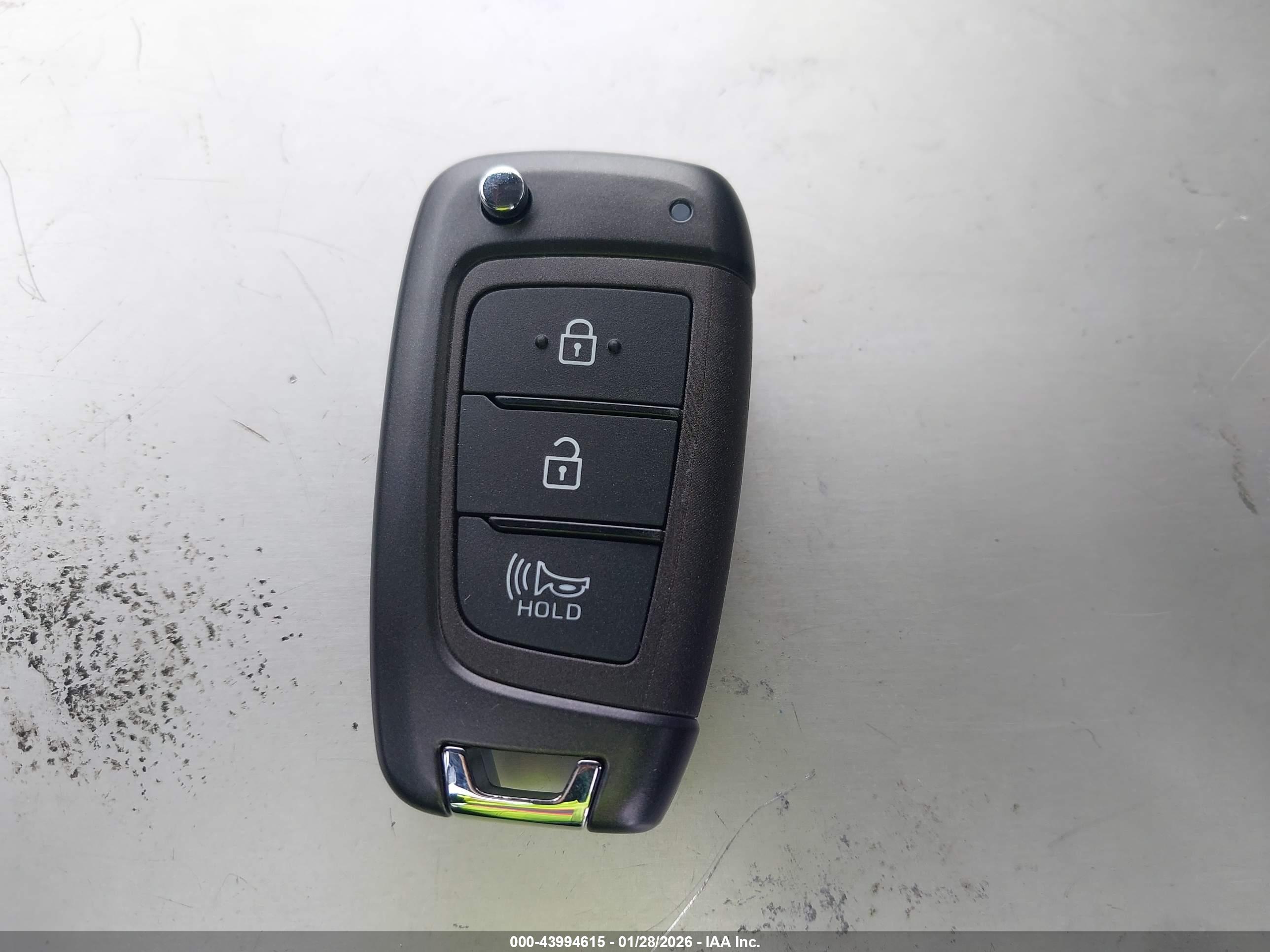 HYUNDAI TUCSON image 11