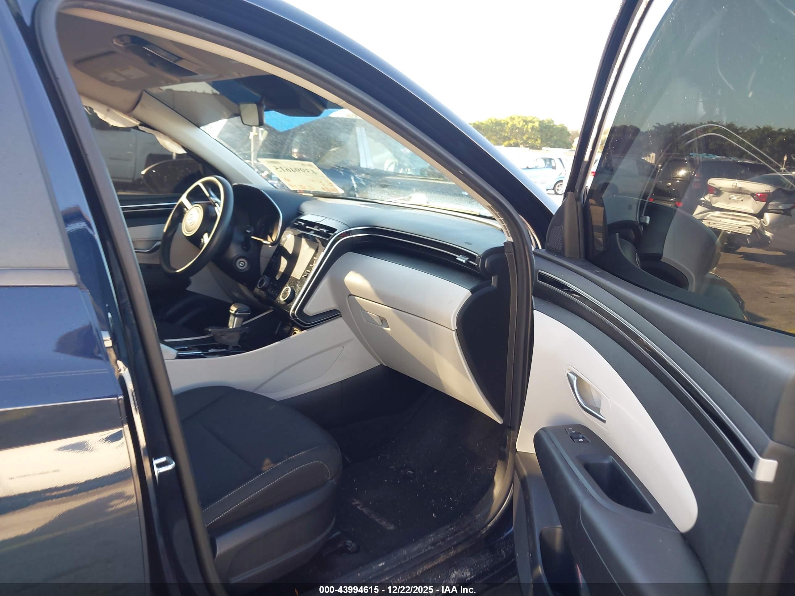 HYUNDAI TUCSON image 5