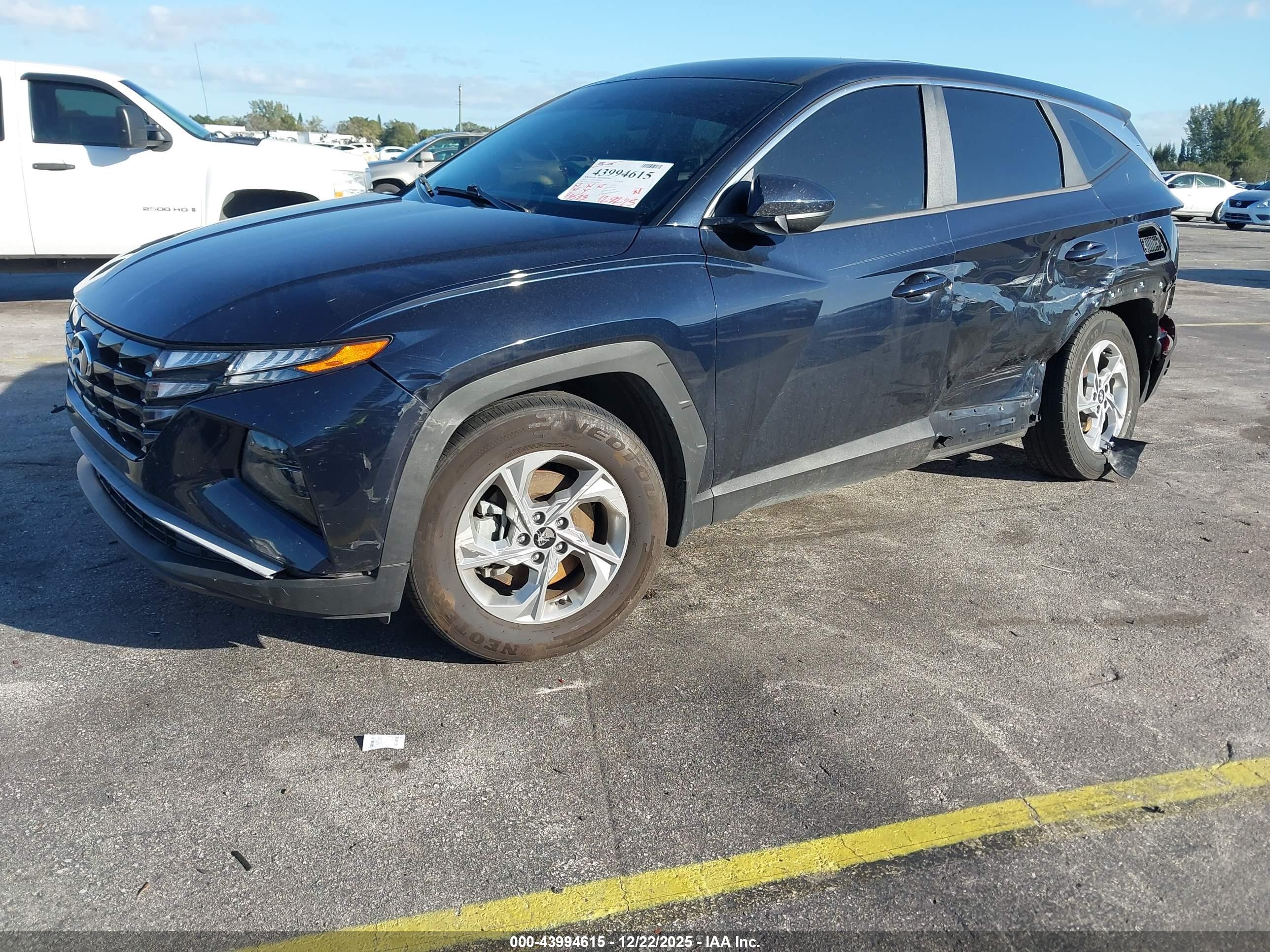 HYUNDAI TUCSON image 6