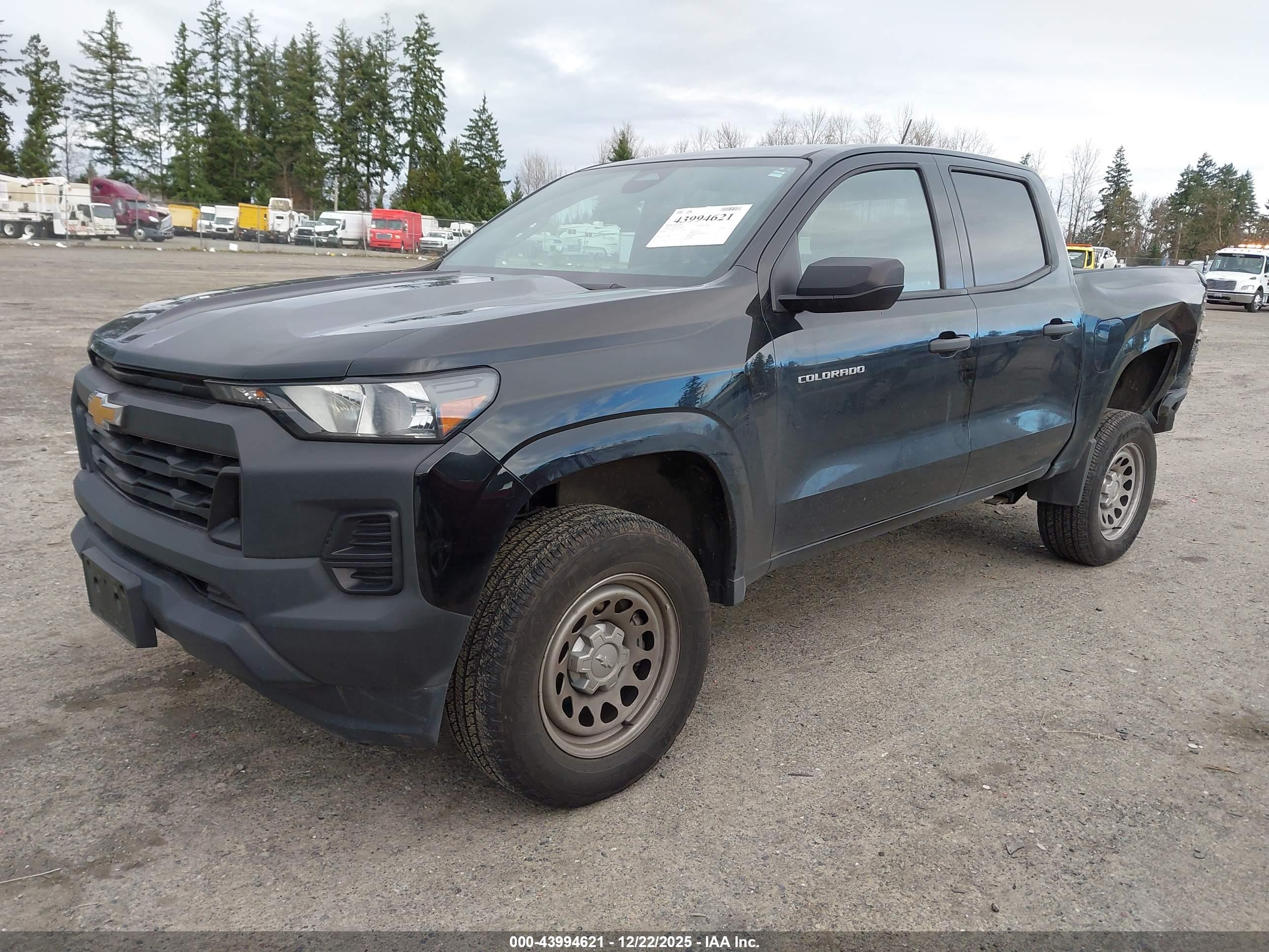CHEVROLET COLORADO image 2