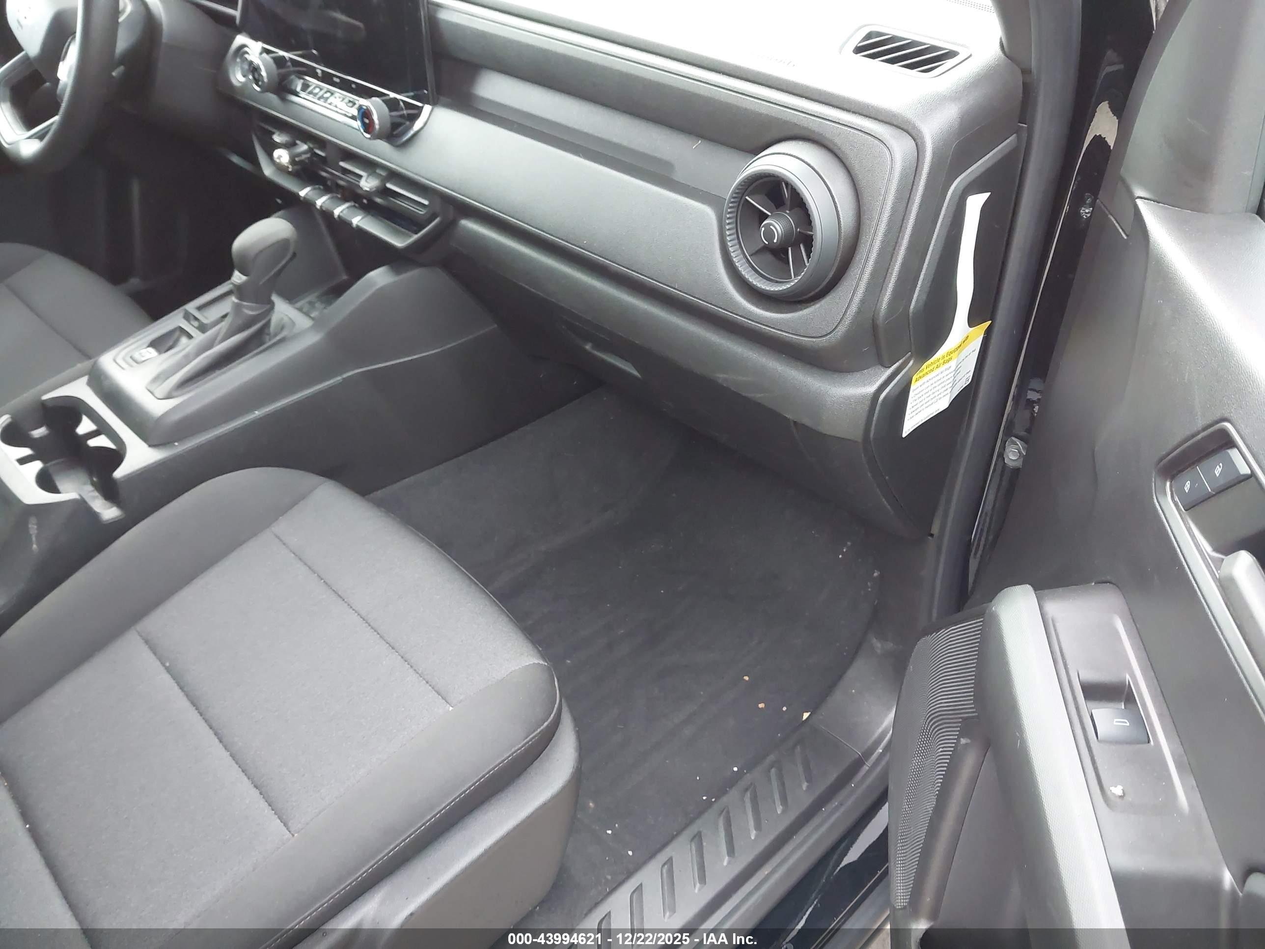CHEVROLET COLORADO image 5
