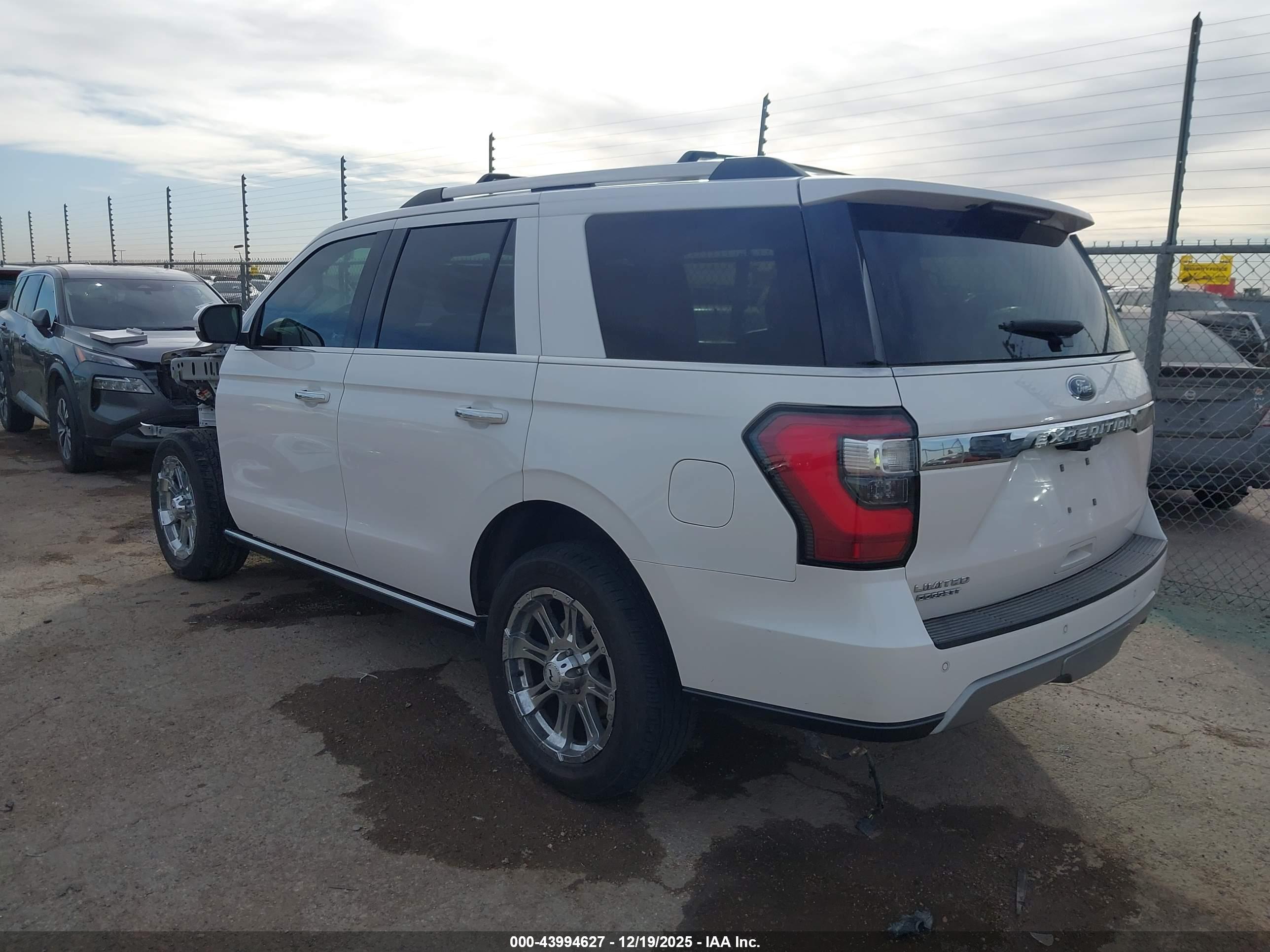 FORD EXPEDITION image 3
