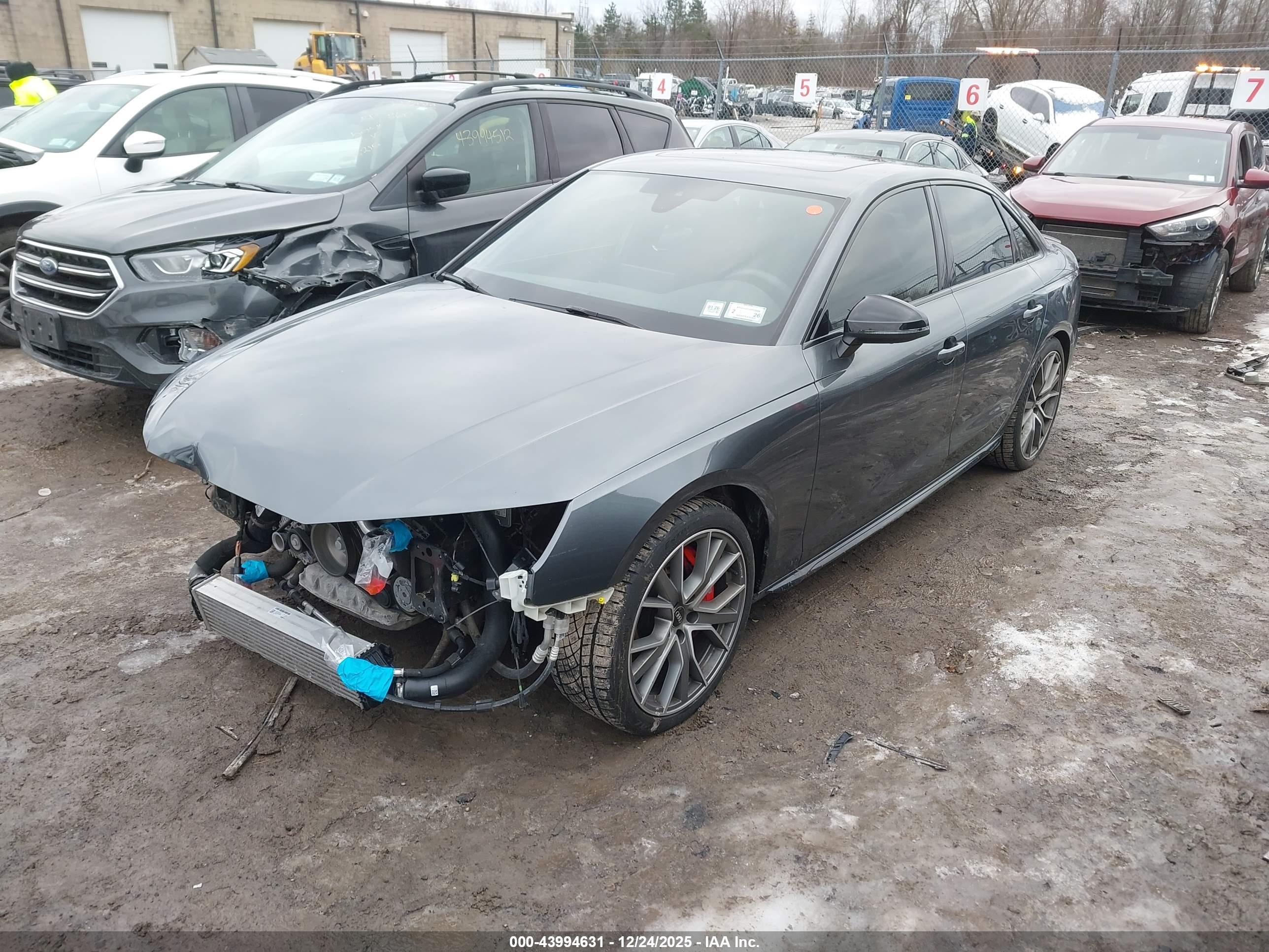 AUDI S4 image 2