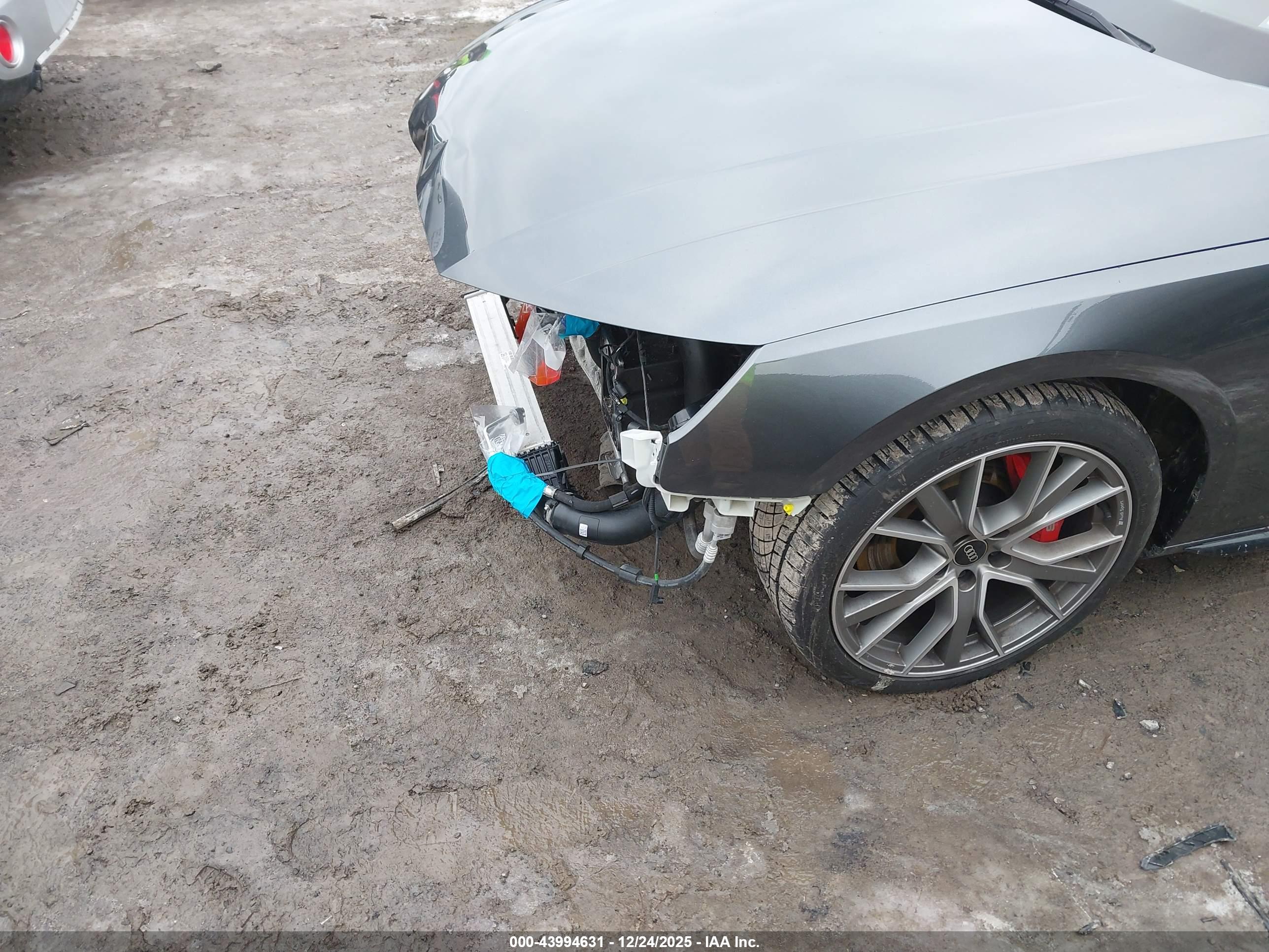 AUDI S4 image 6