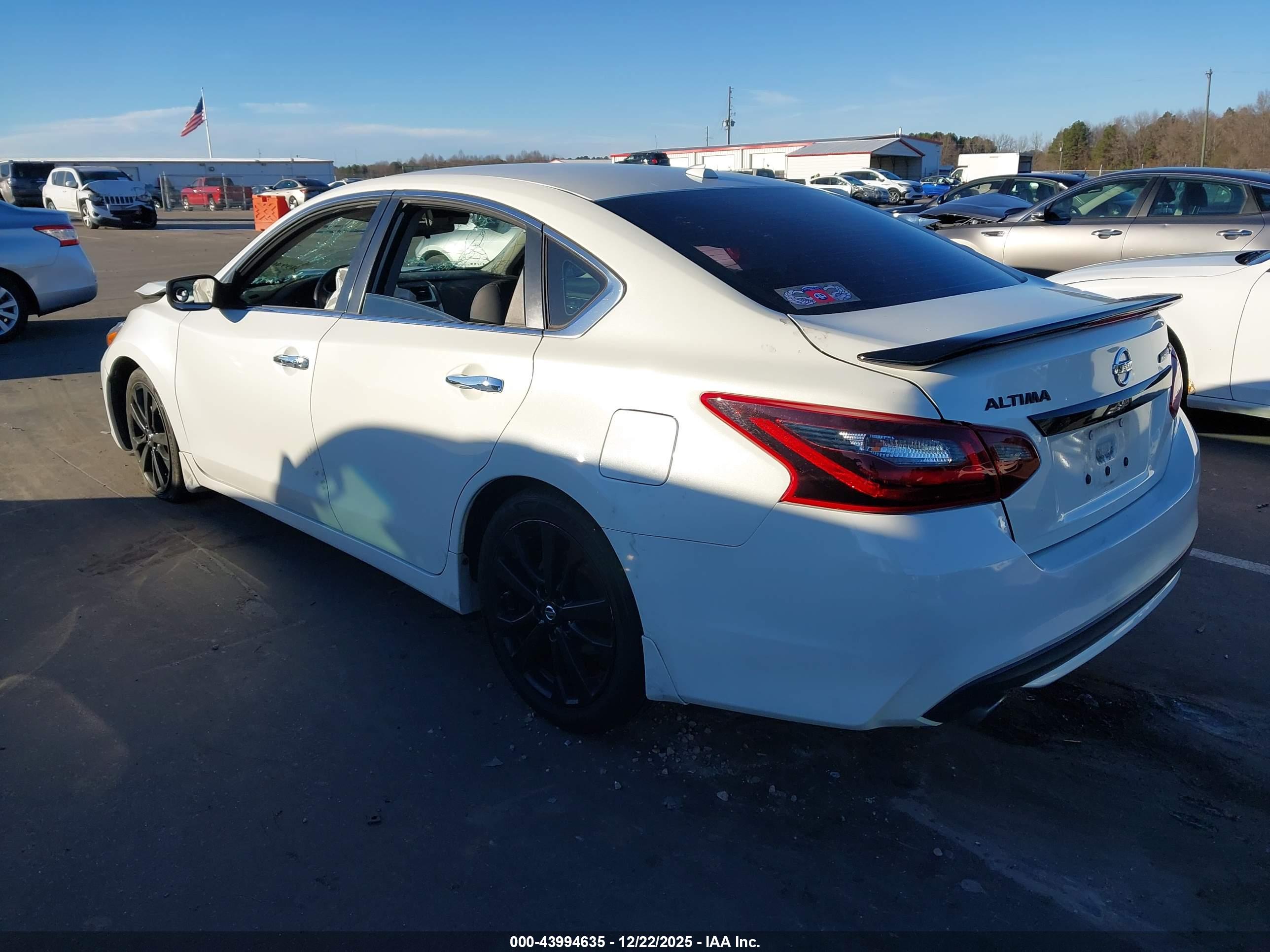 NISSAN ALTIMA image 3