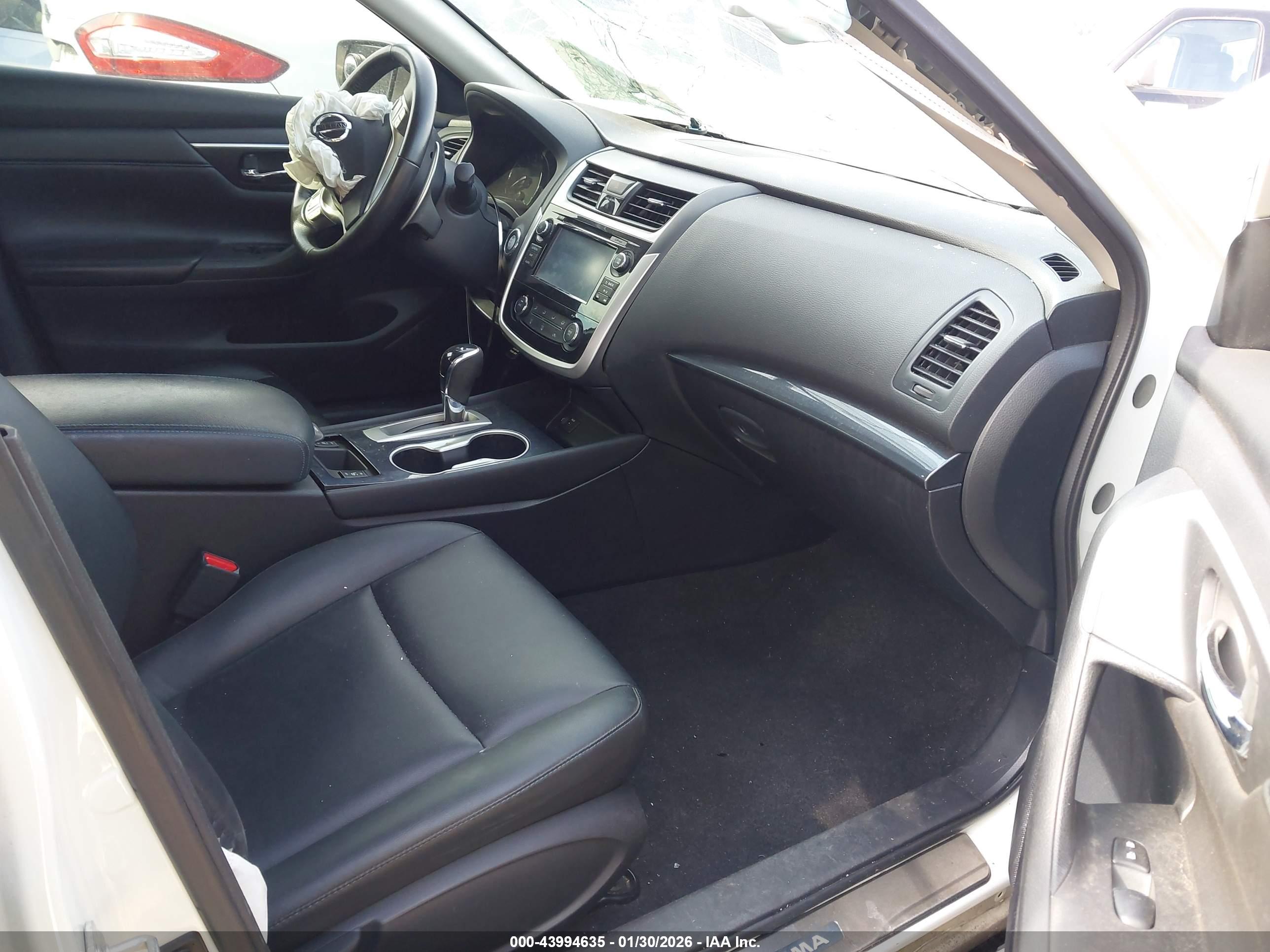 NISSAN ALTIMA image 8