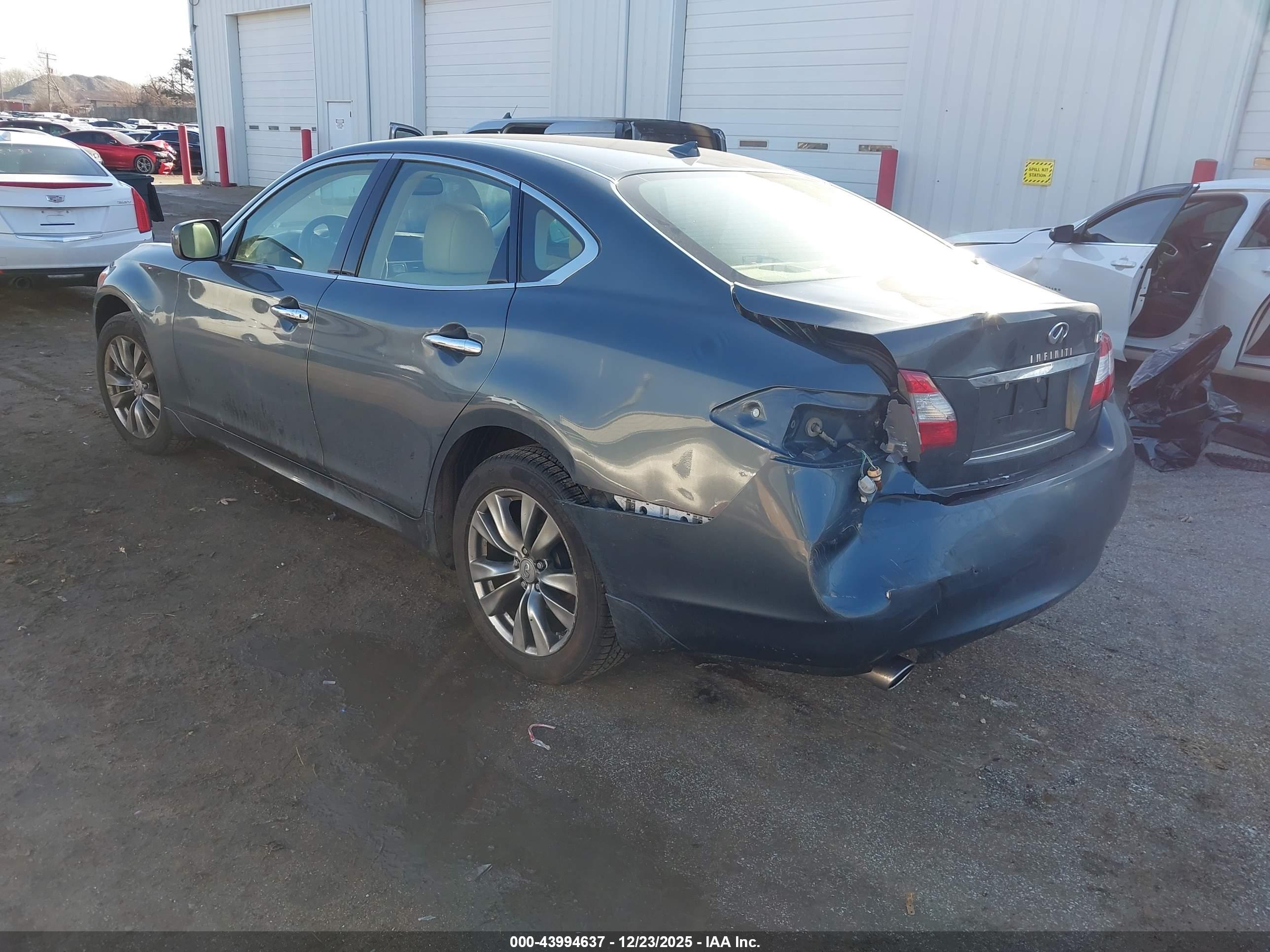 INFINITI M37X image 3