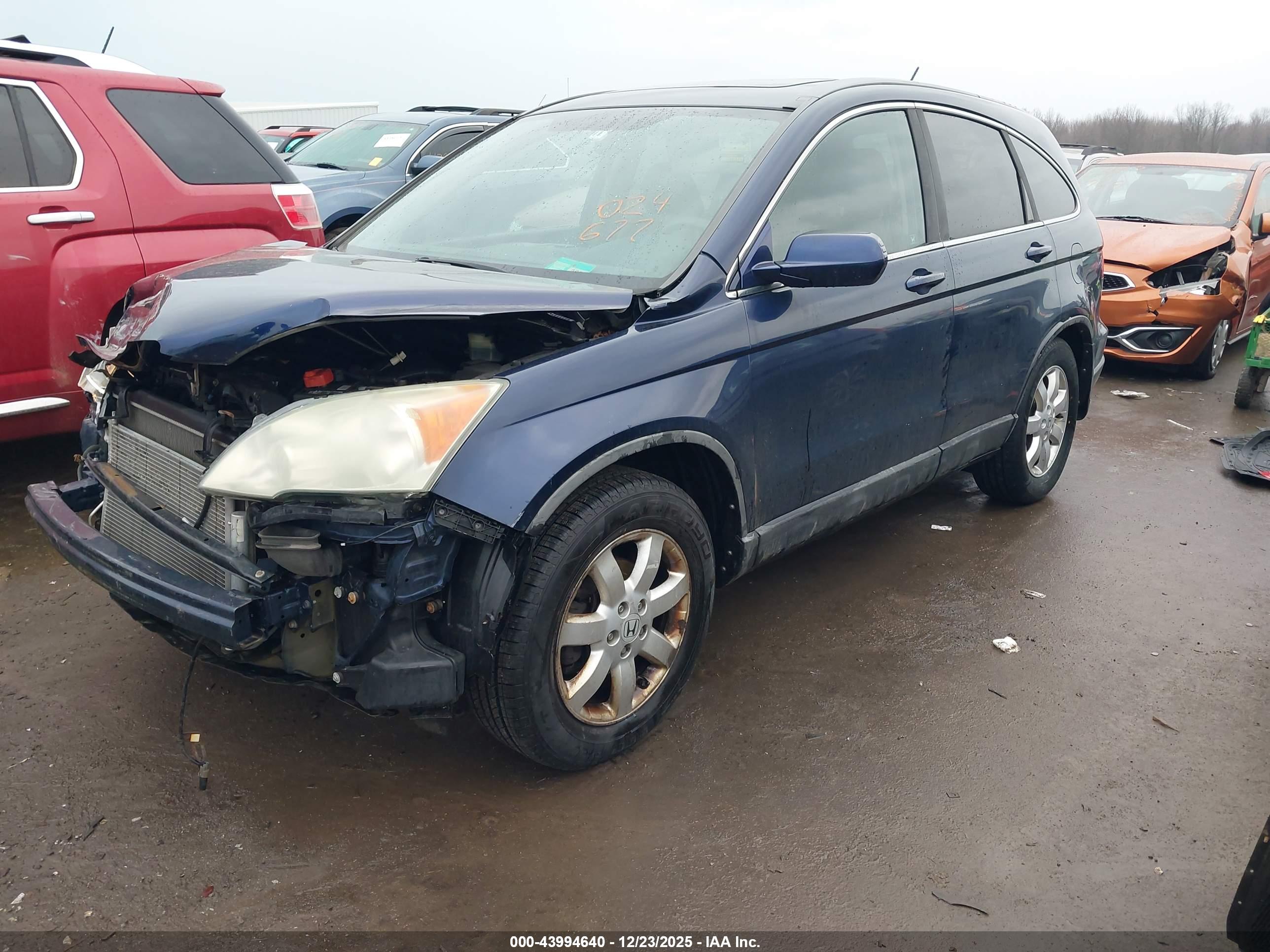 HONDA CR-V image 2