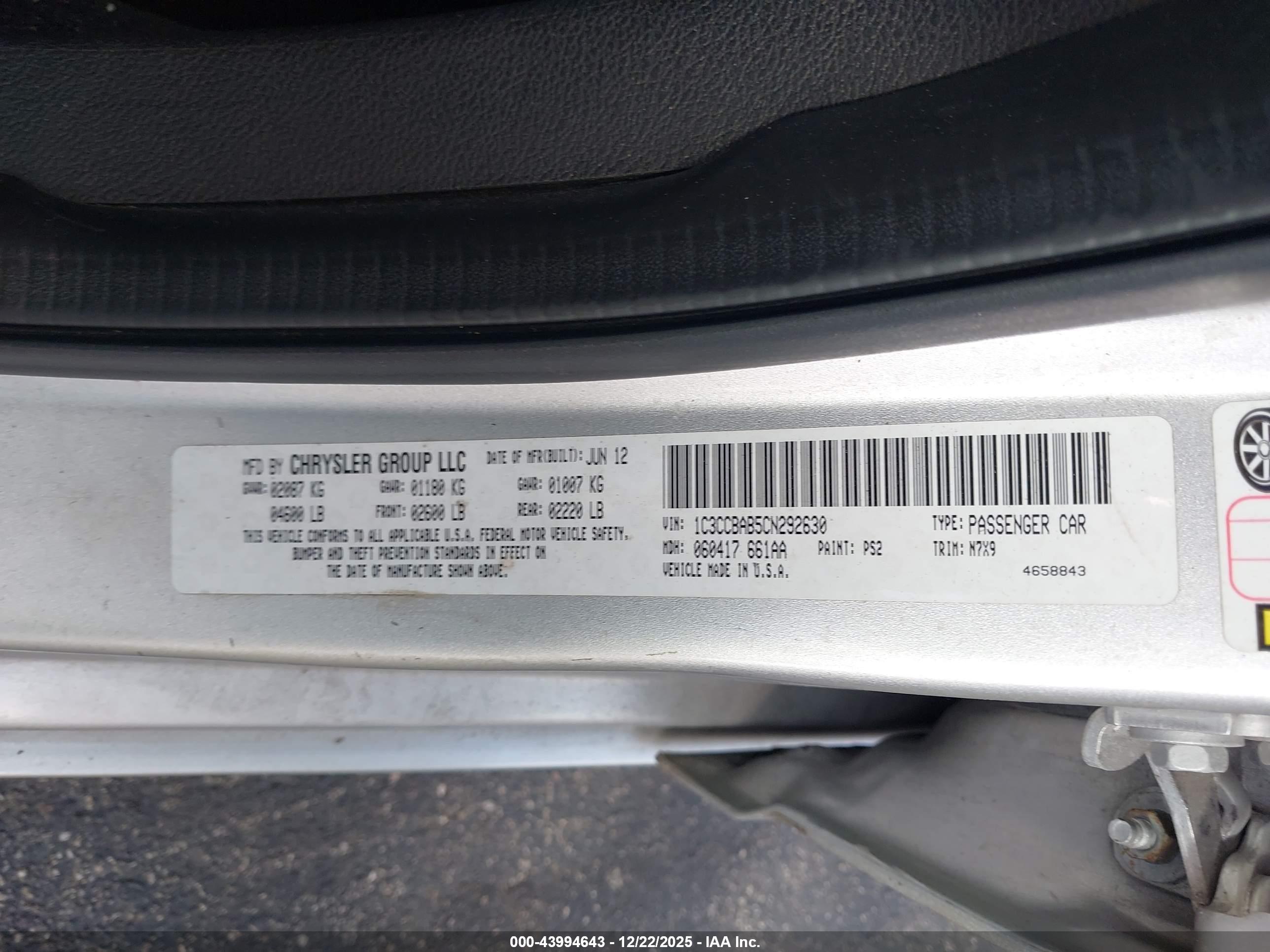 CHRYSLER 200 image 9
