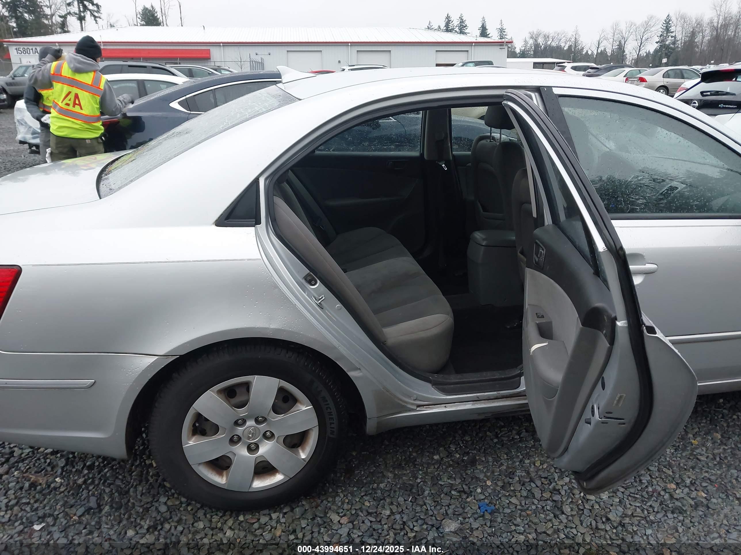 HYUNDAI SONATA image 8