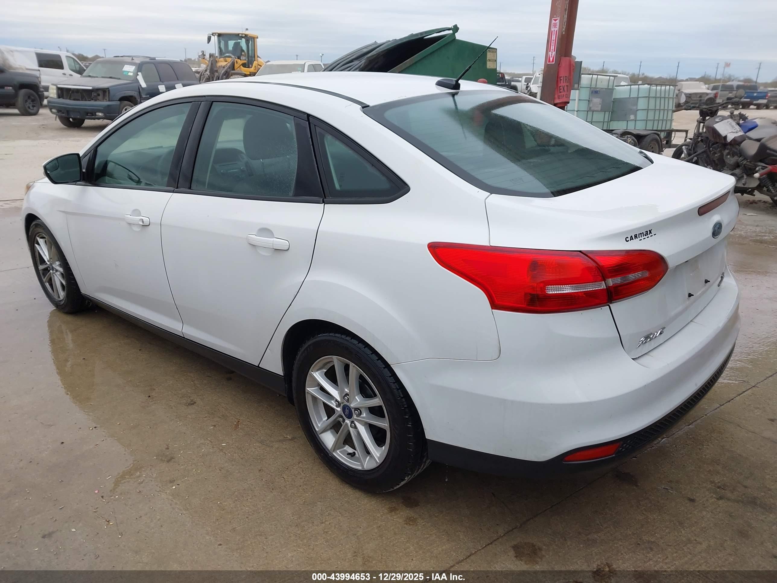 FORD FOCUS image 3