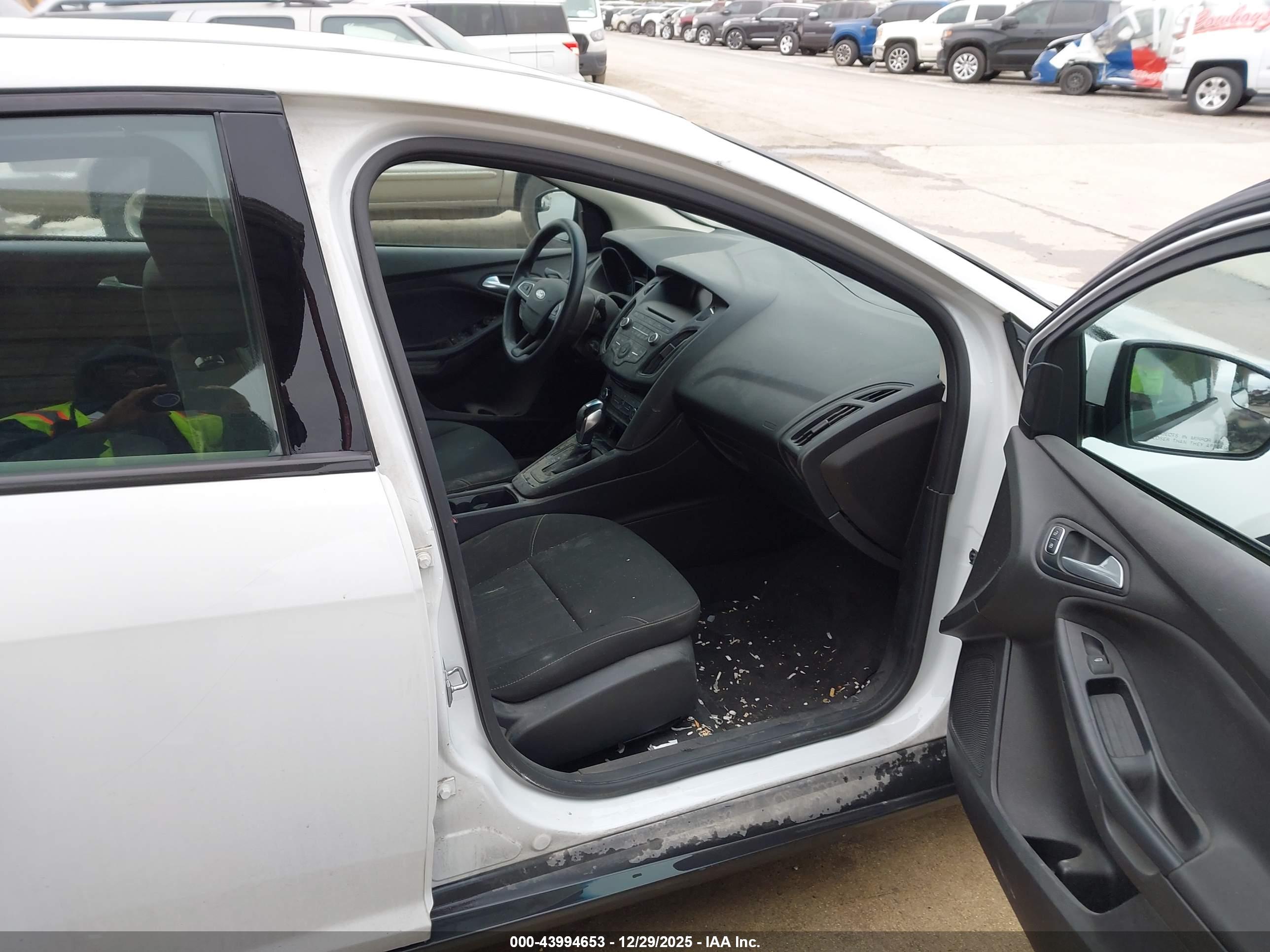FORD FOCUS image 5