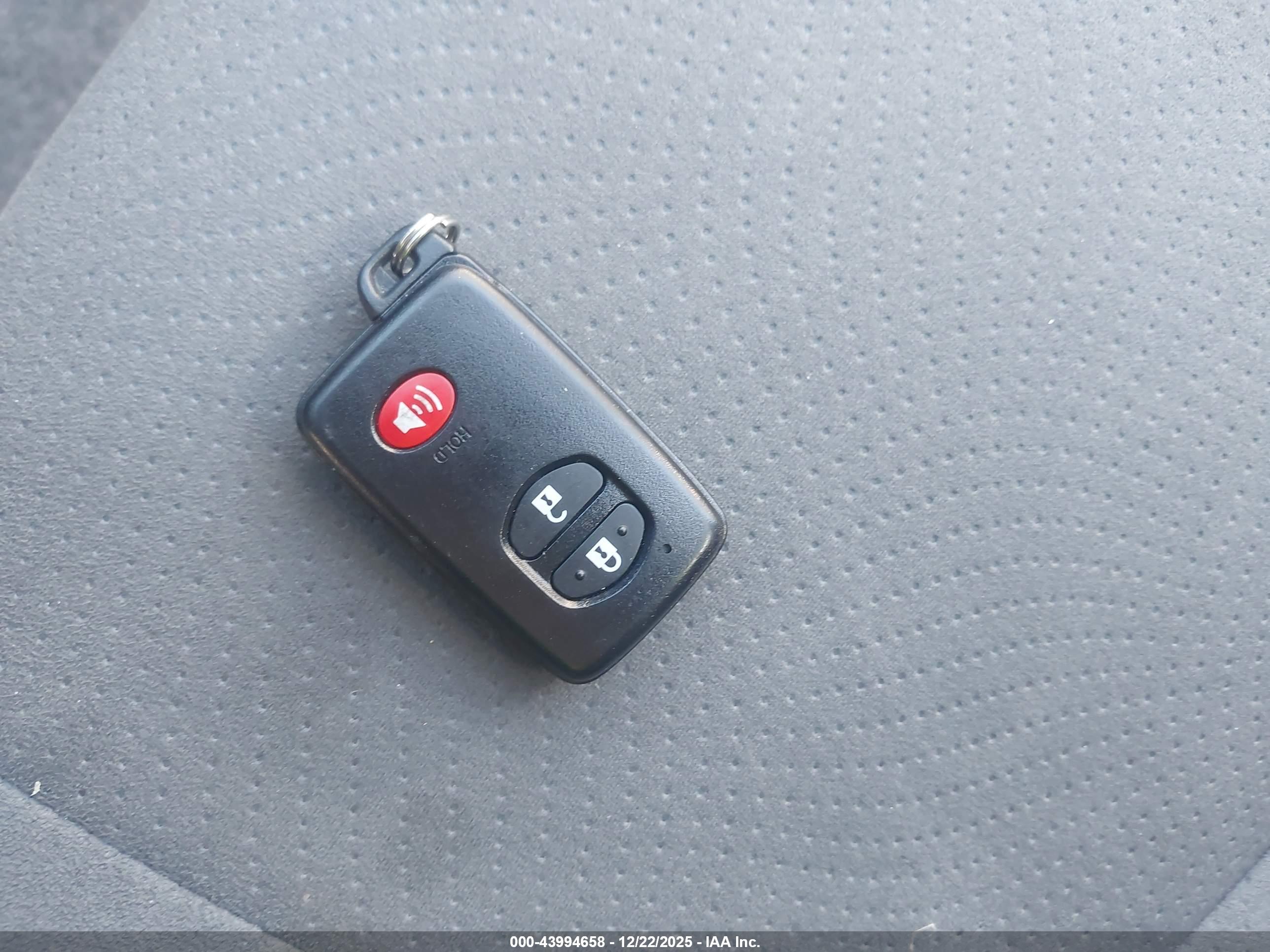 TOYOTA PRIUS image 11