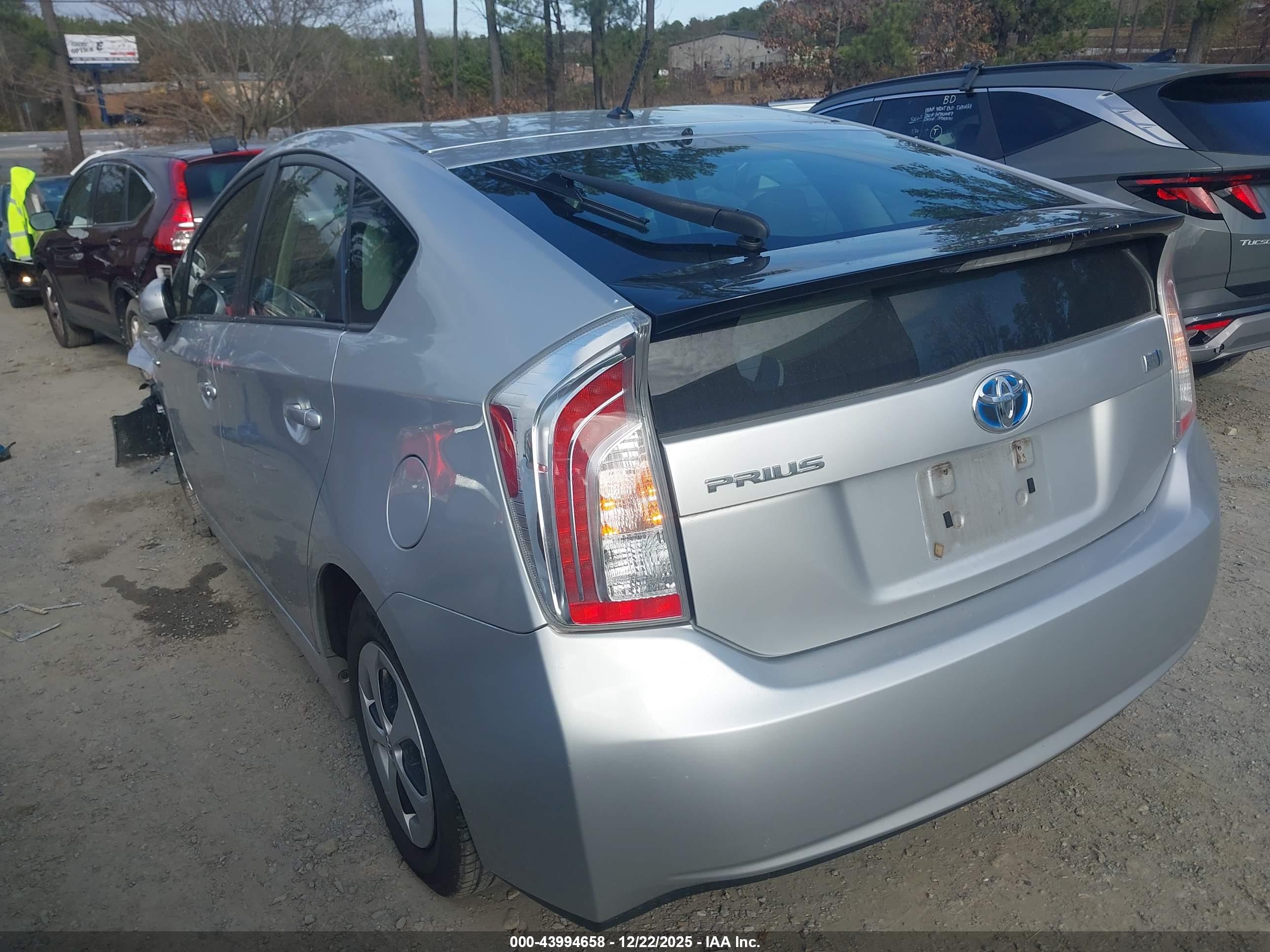 TOYOTA PRIUS image 3