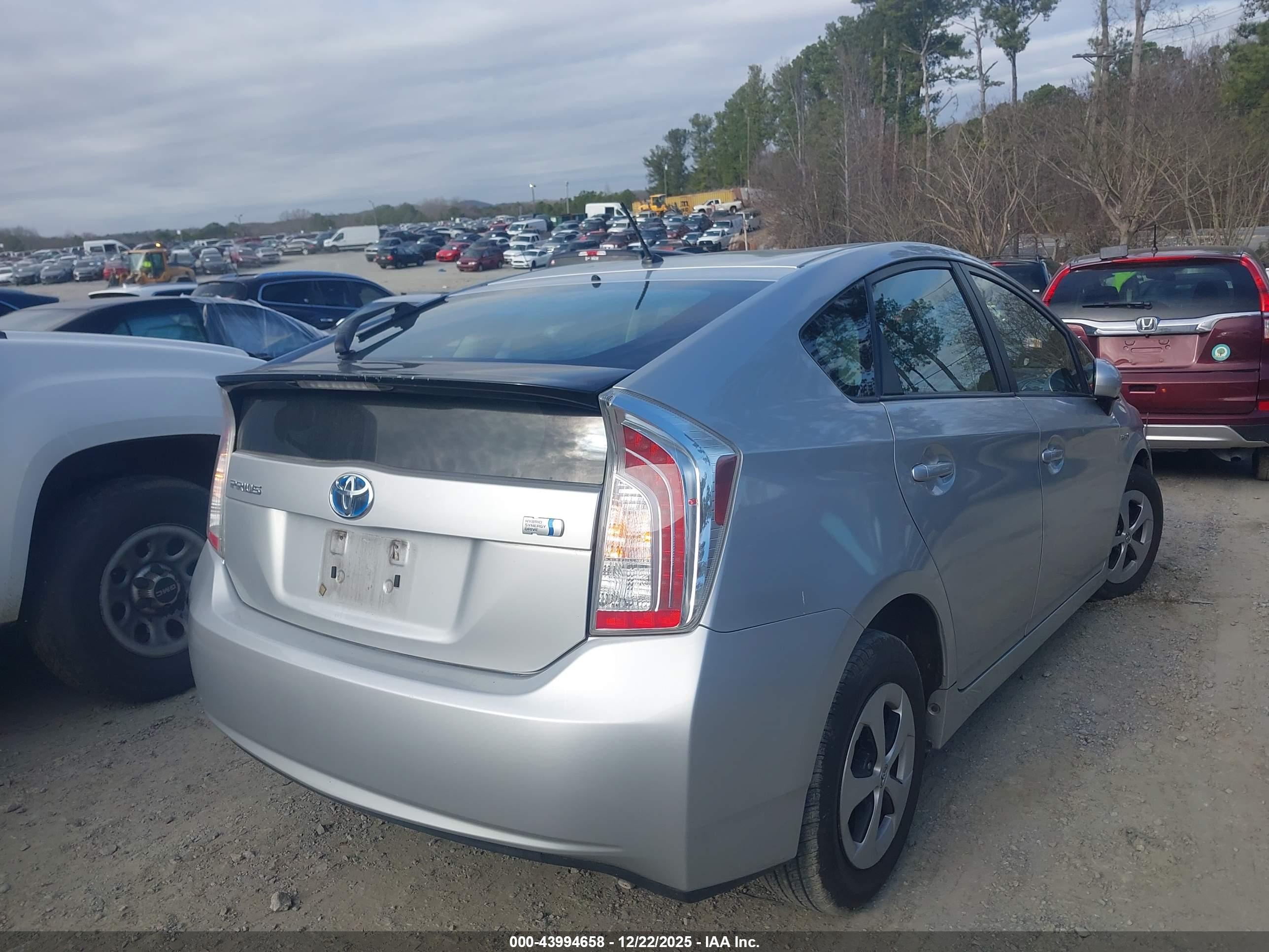 TOYOTA PRIUS image 4